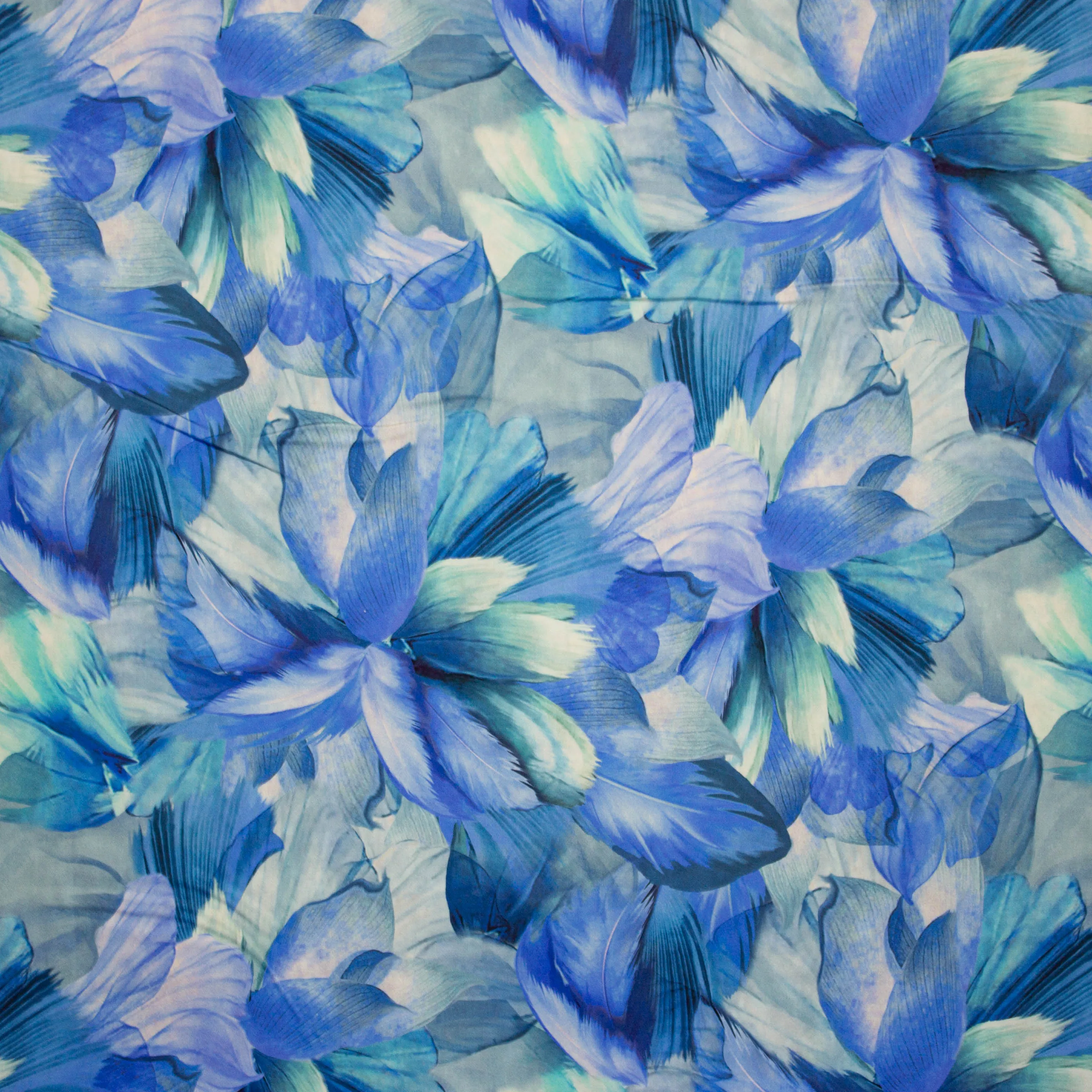 Katoen lichte stretch met blauwe bloemen  -  Alta Moda
