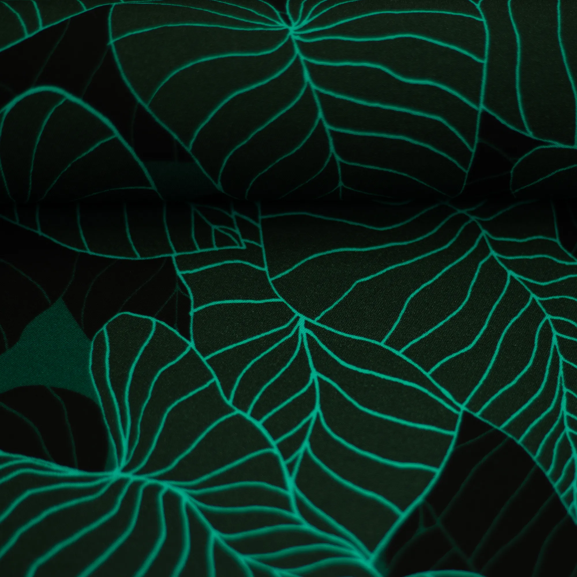 Viscose zwart met groene bladeren 'Tropical forest' - Thorsten Berger