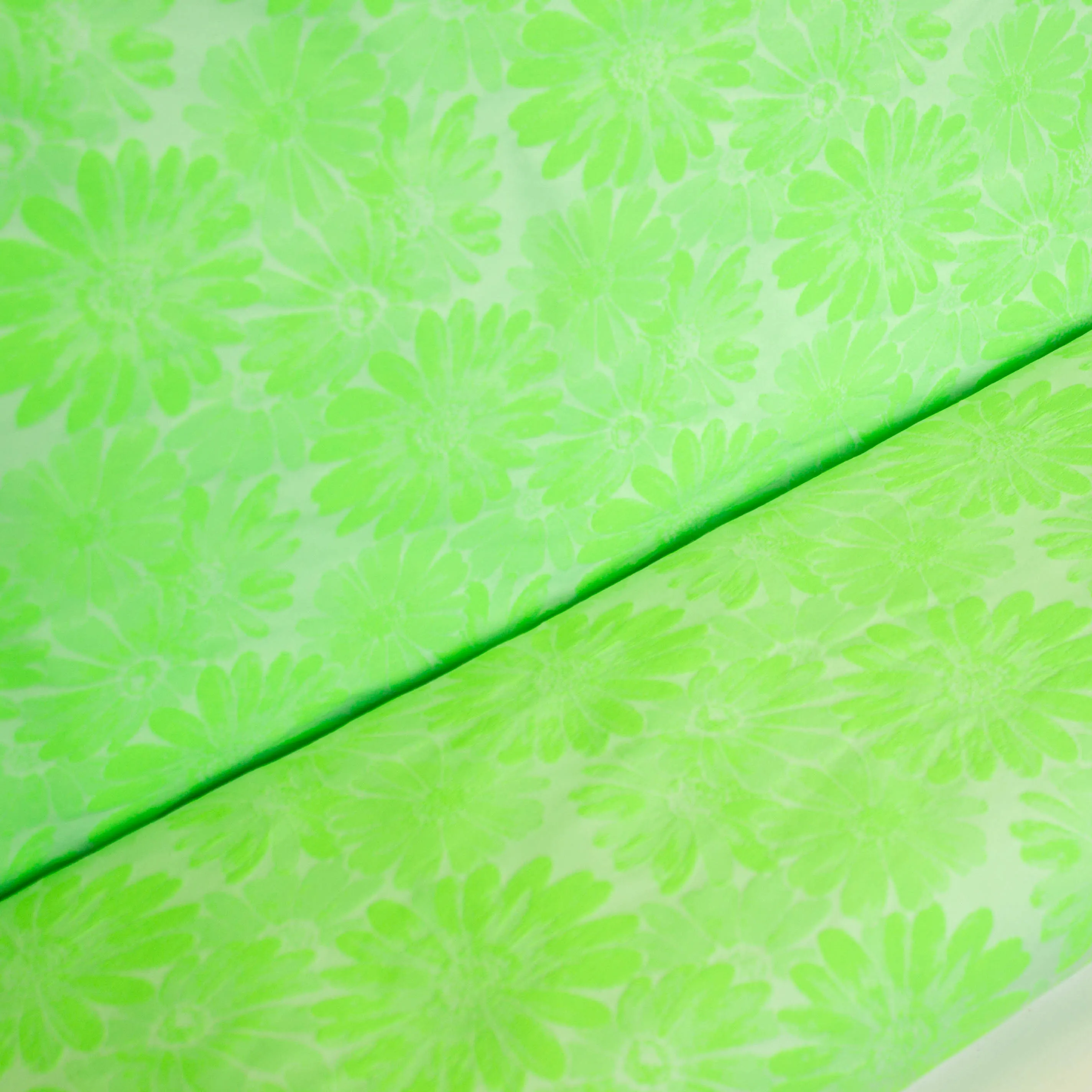 Polyester jacquard felgroen met bloemen