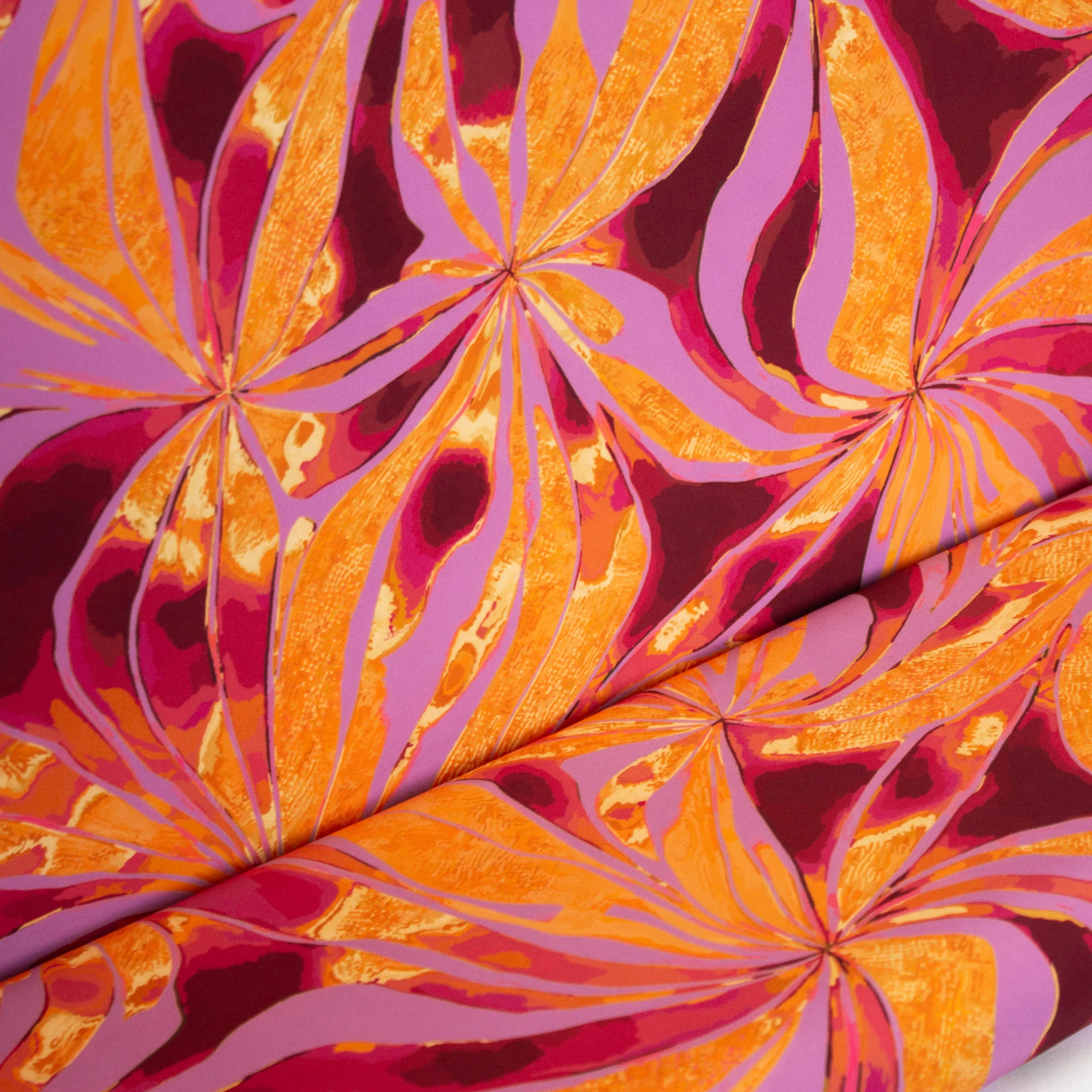 Polyester stretch paars met bloemen print