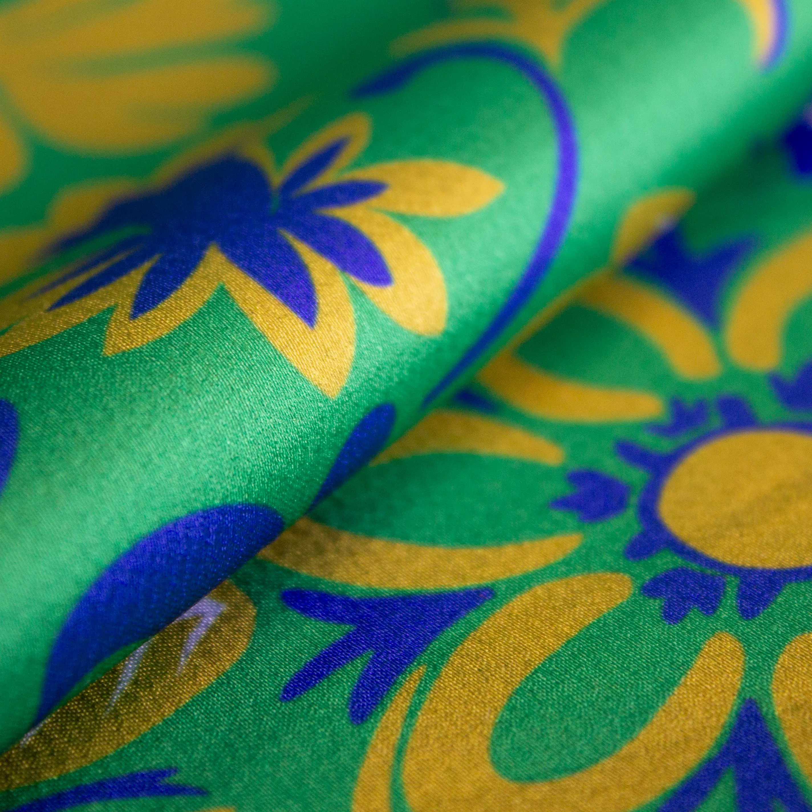Crêpe groen met bloemen