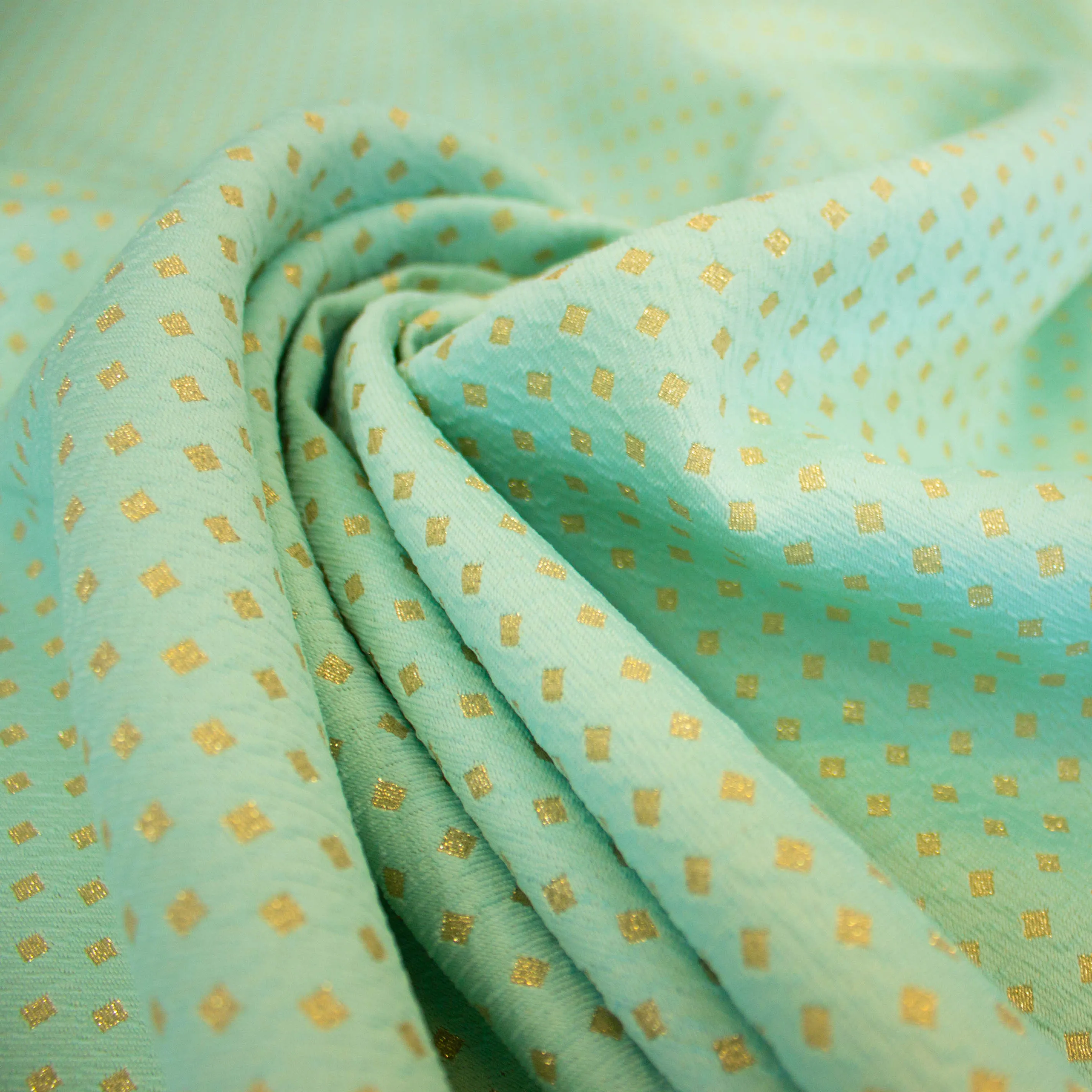 Jaquard polyester stretch munt met gouden blokjes - Lorré