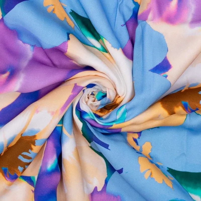 Viscose crêpe blauw/ beige met bloemen