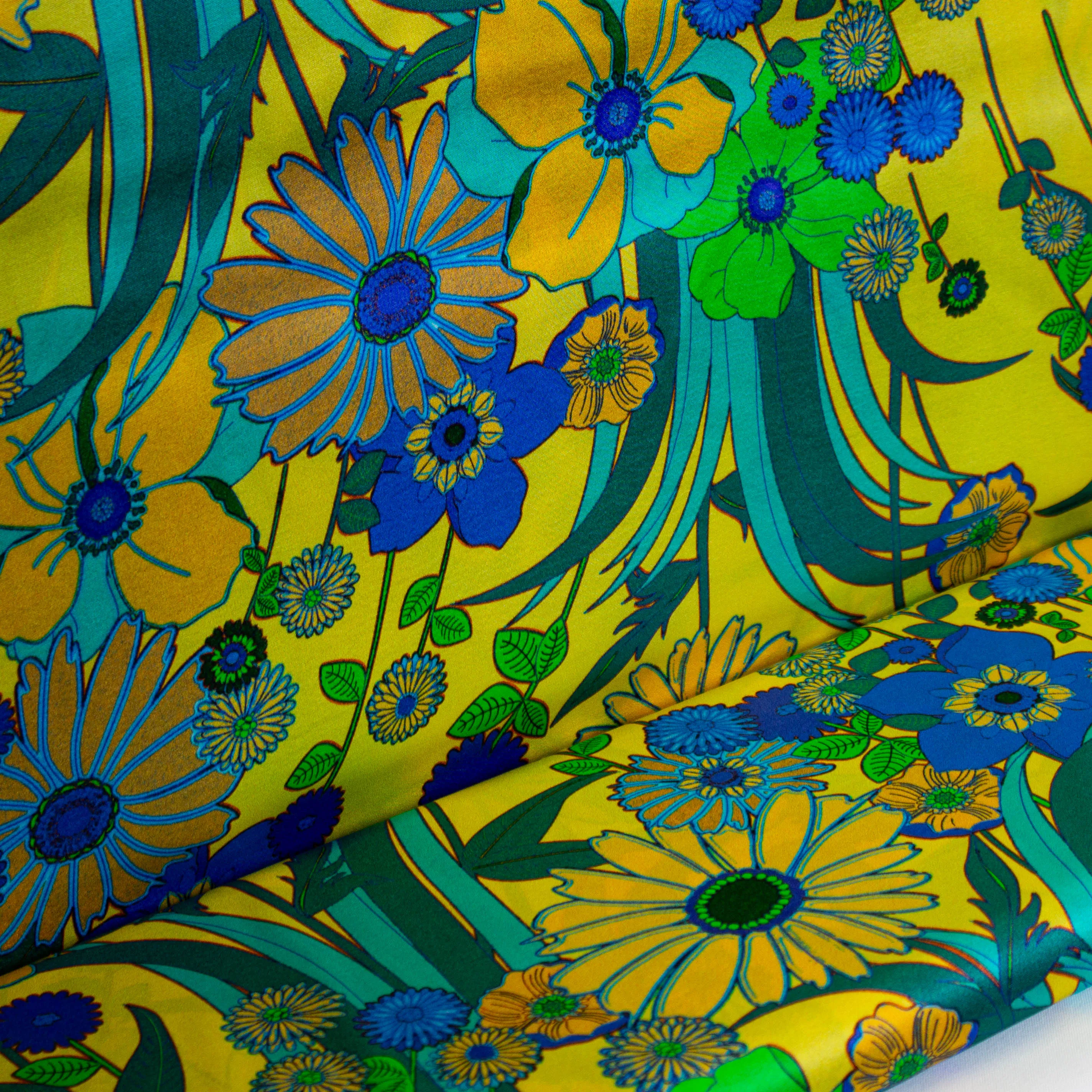 Viscose geel met bloemen - Marylène Madou