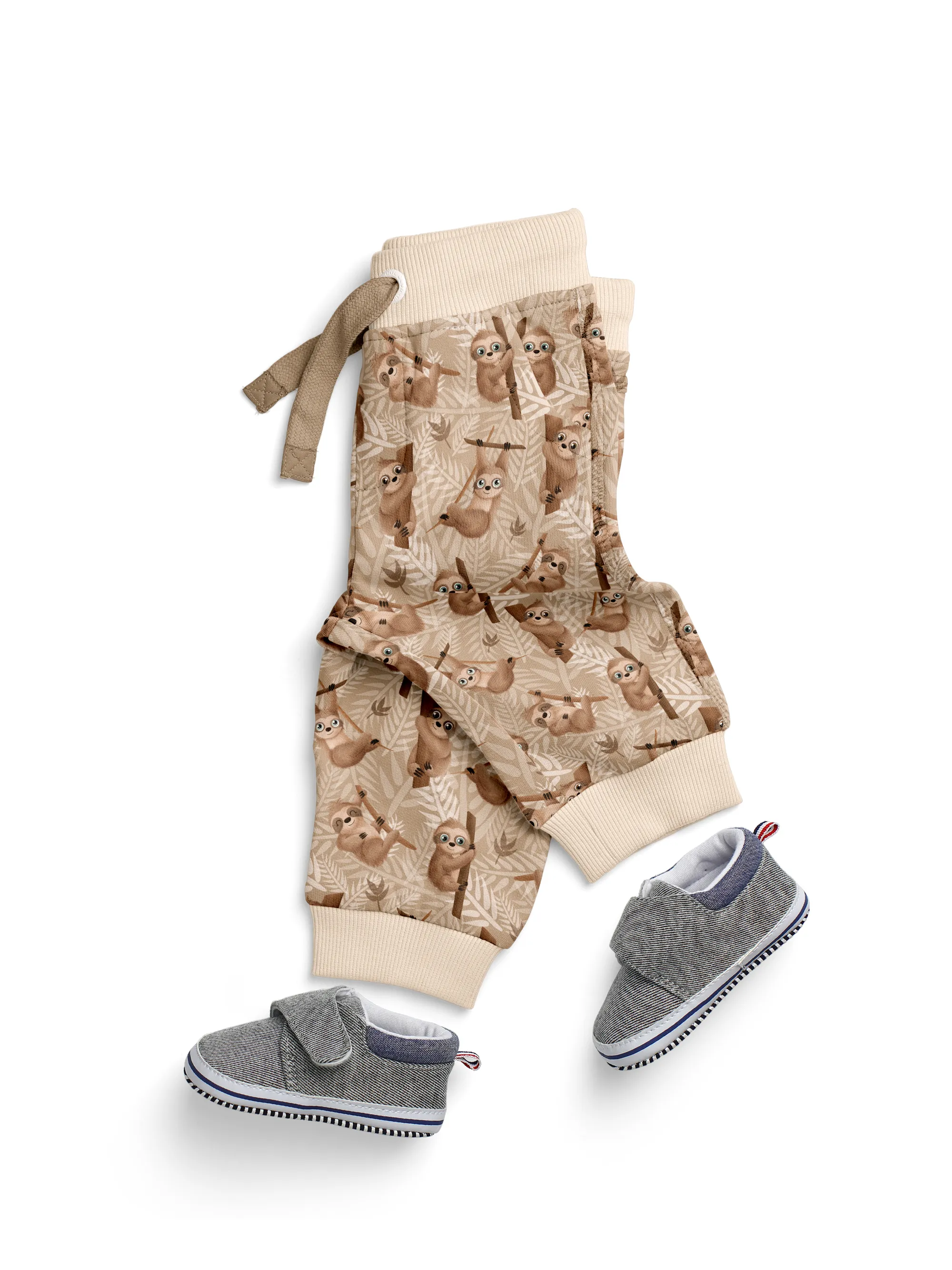 Tricot beige met luiaards 'Lazy Jungle' by Mrs Mint Design
