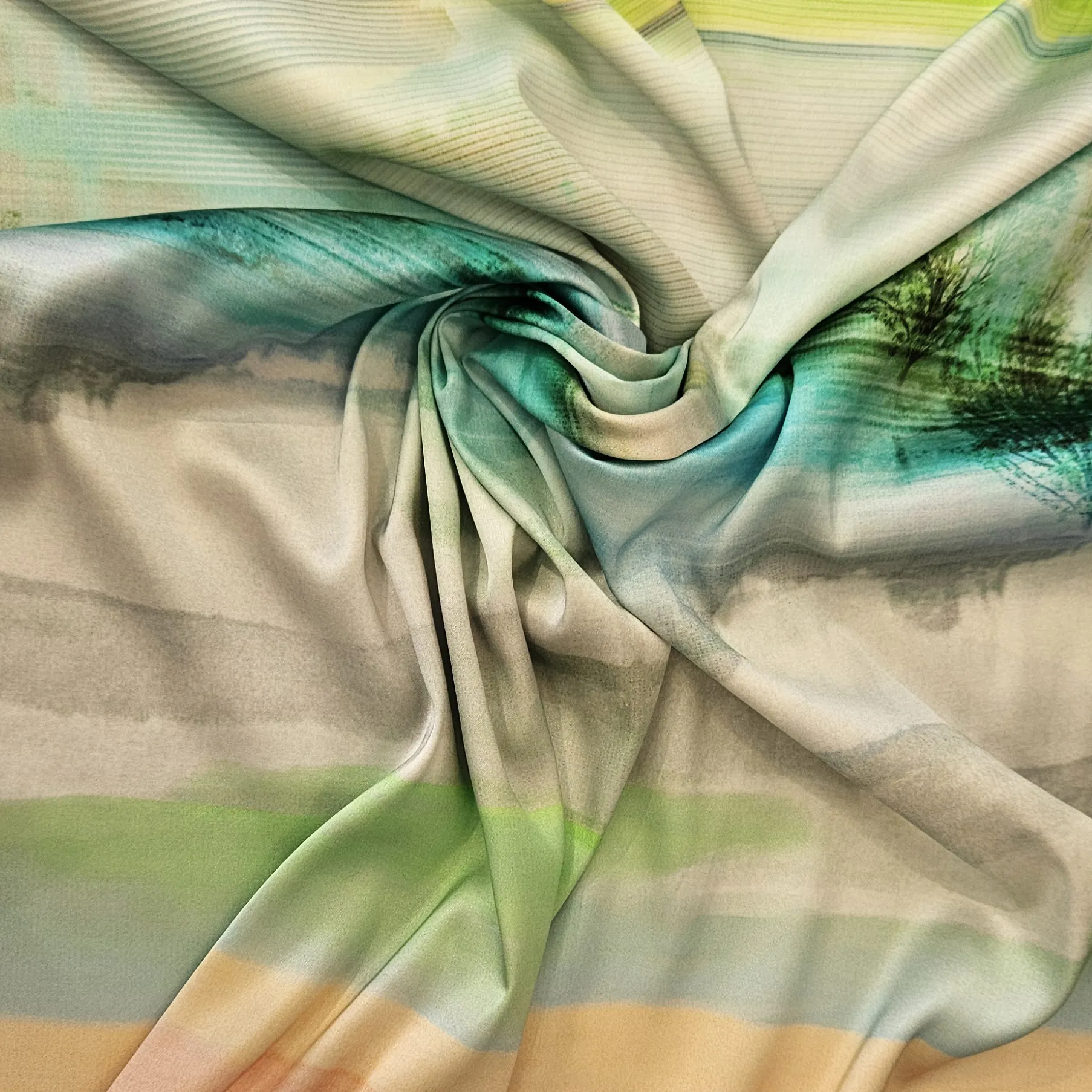 Viscose landschaps print met groen / oranje Lorré