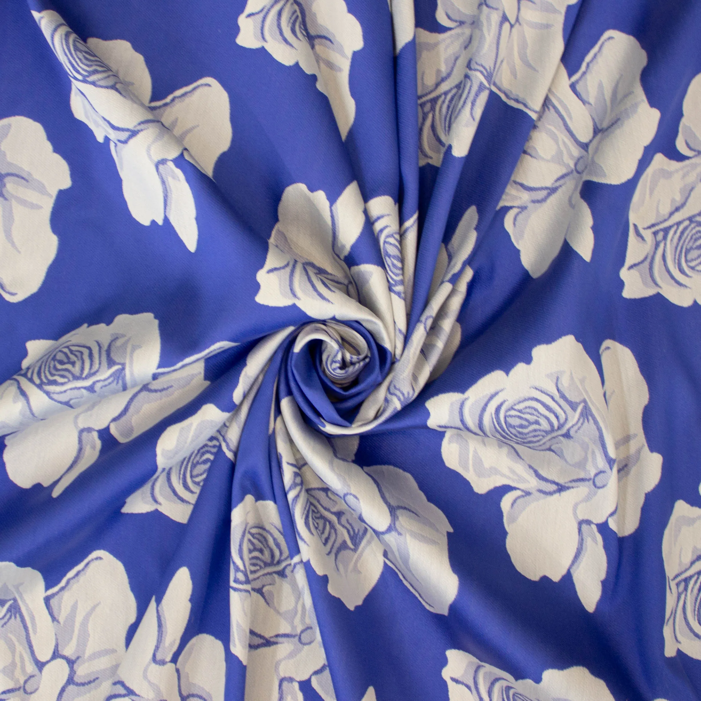Zijde jacquard blauw dubbelzijdig met grote rozen - Lorré