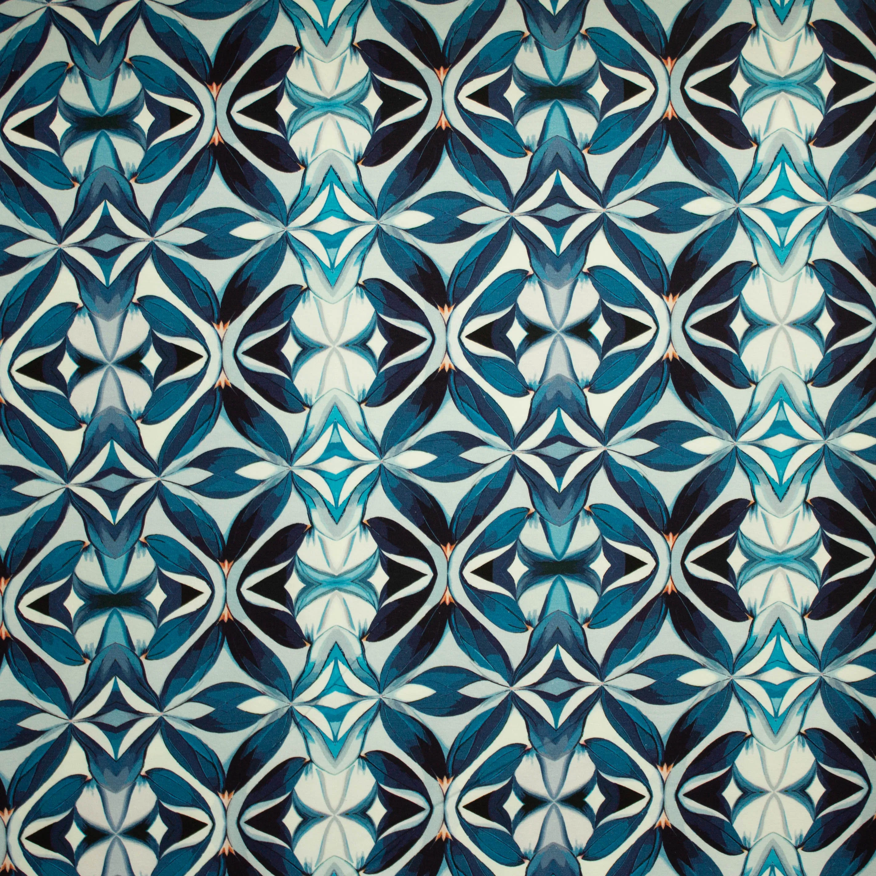 Tricot met blauwe print