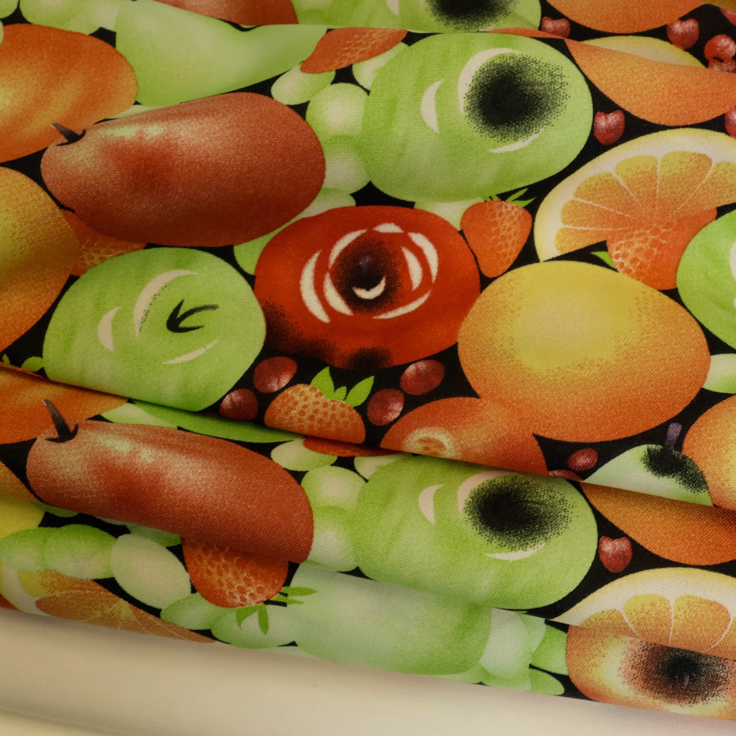 Polyester met fruitpatroon