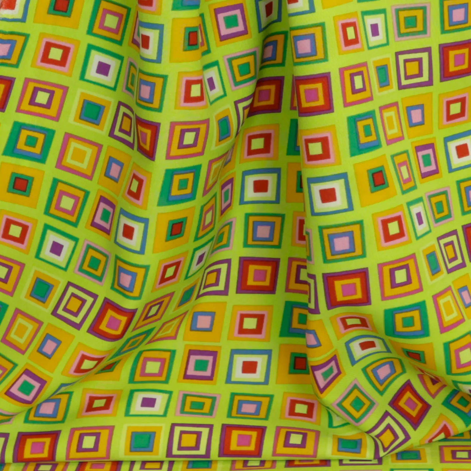 Polyester groen met gekleurde vierkantjes