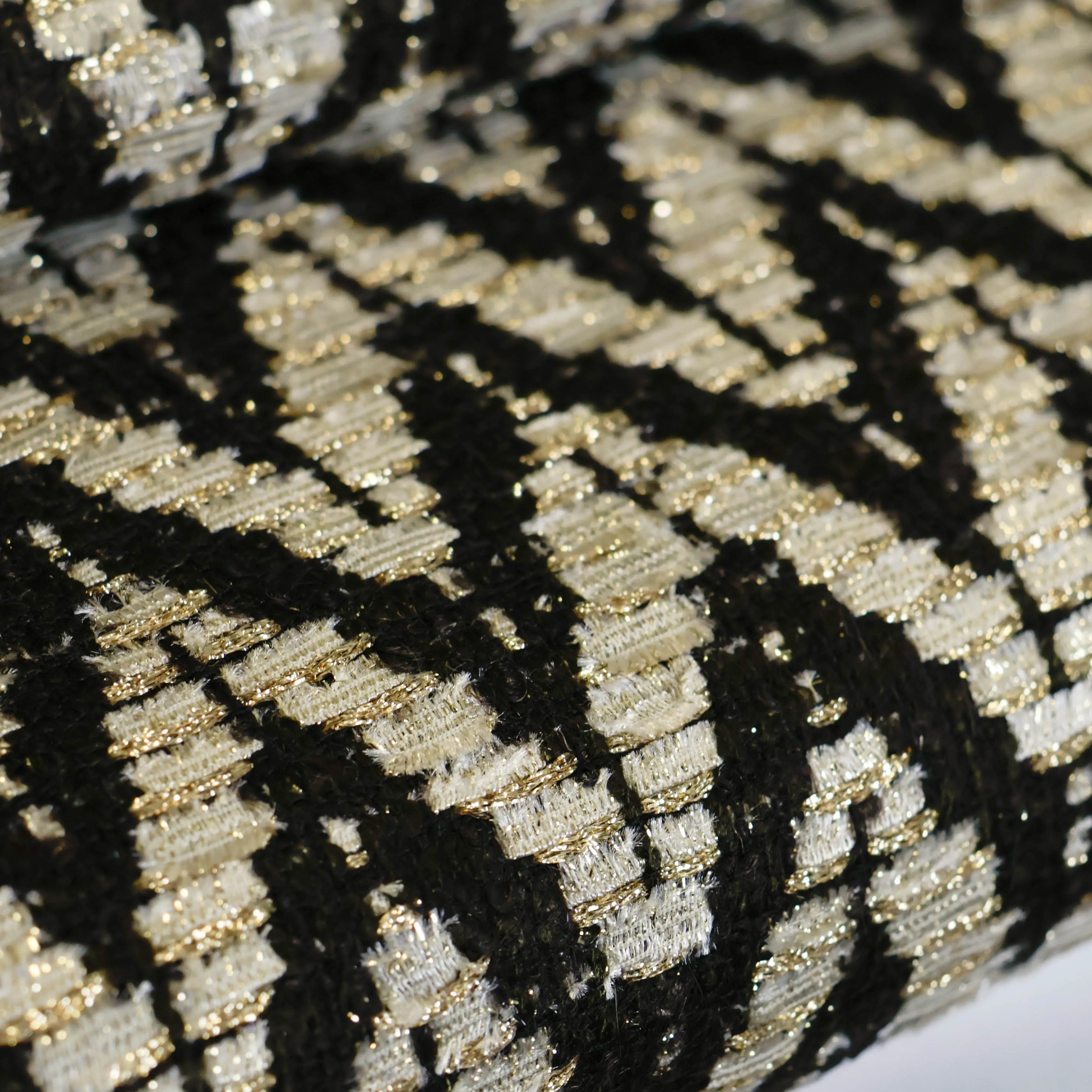 Chanelstof zig-zag patroon met bruin en goud - Lorré