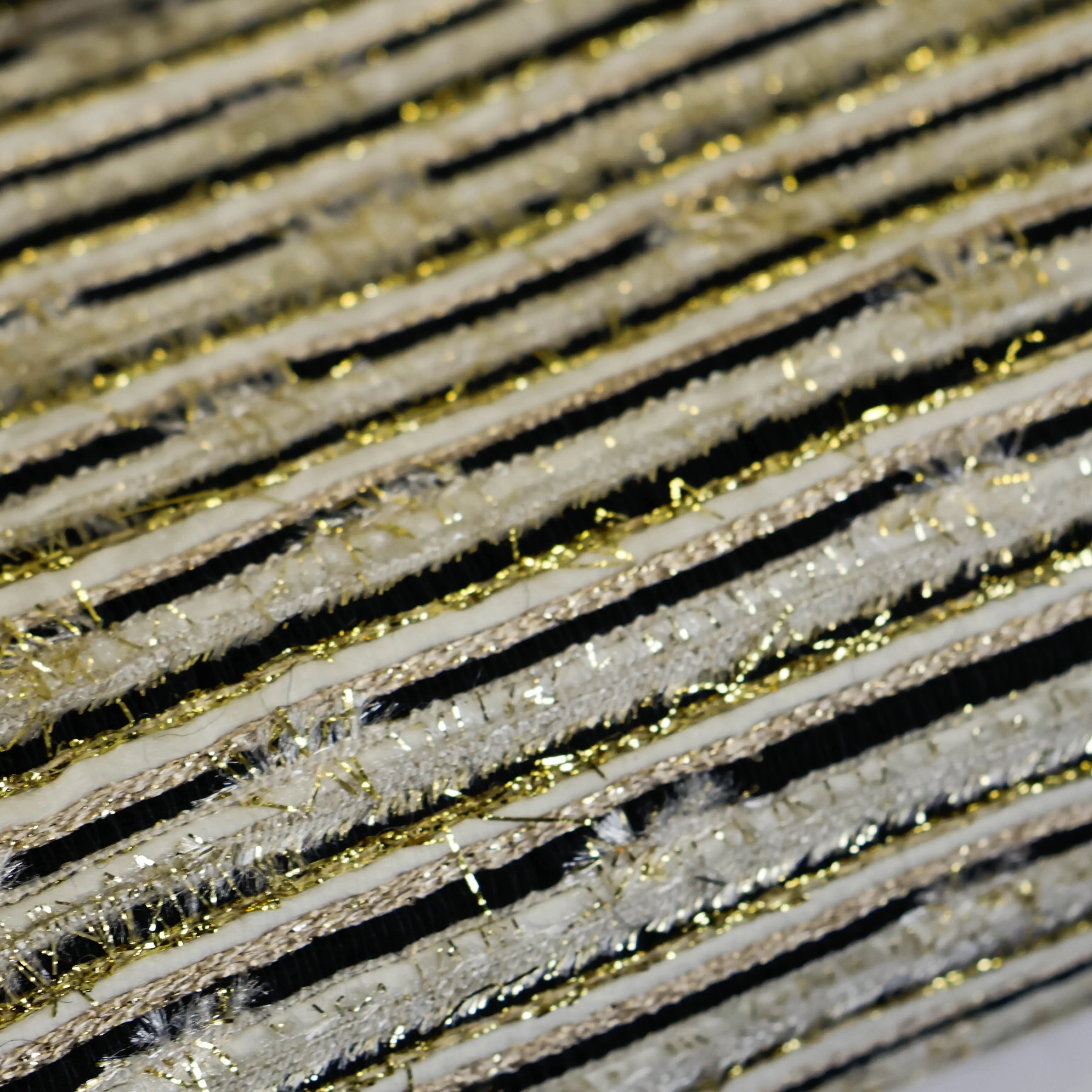 Chanelstof gestreept met goud