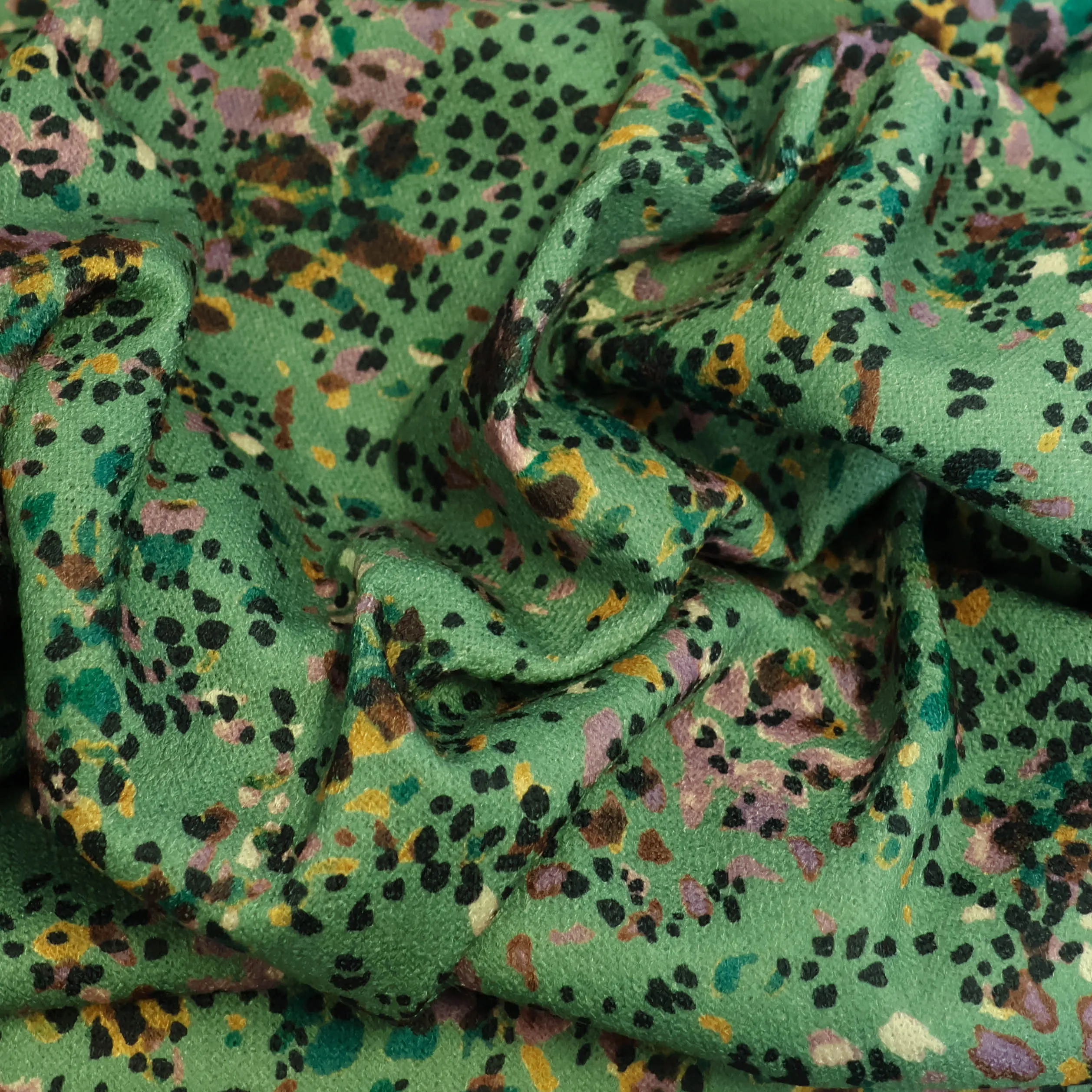 Fijne breistof groen met motief - Knipmode