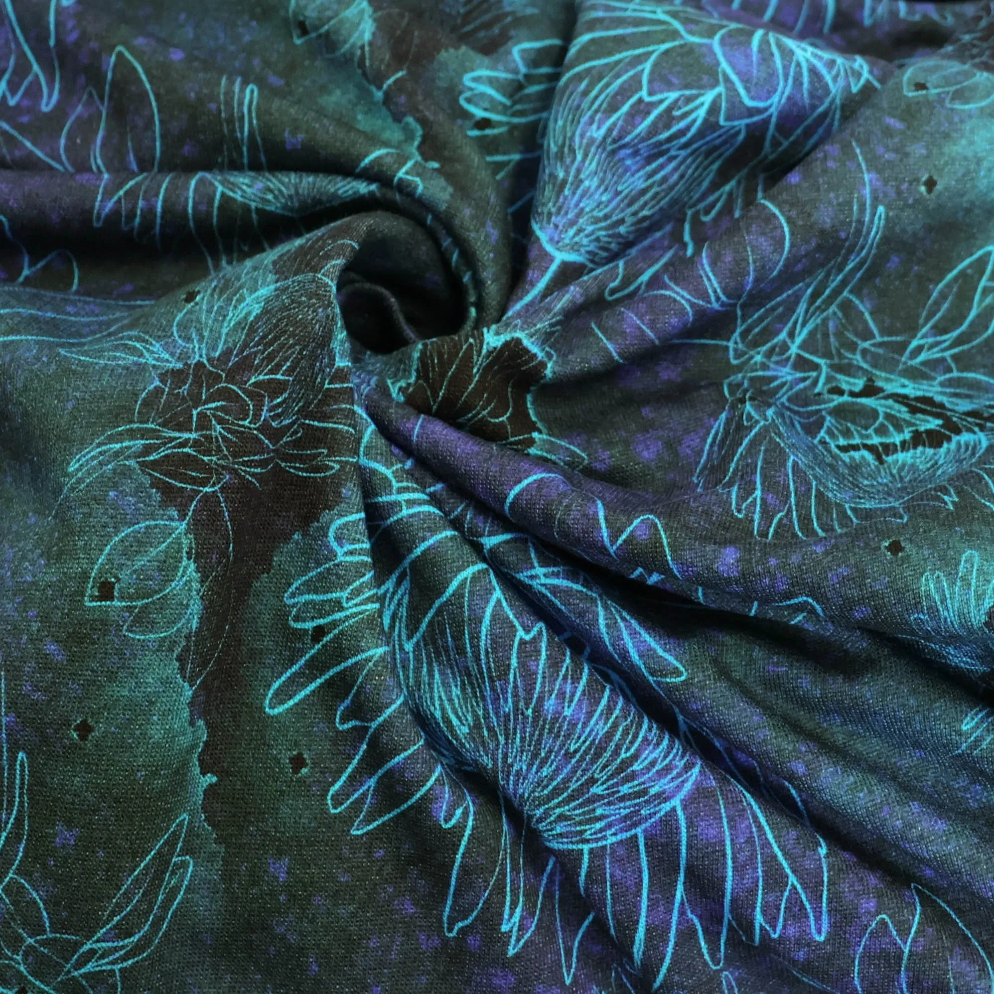 Sweaterstof donkerblauw met bloemmotief
