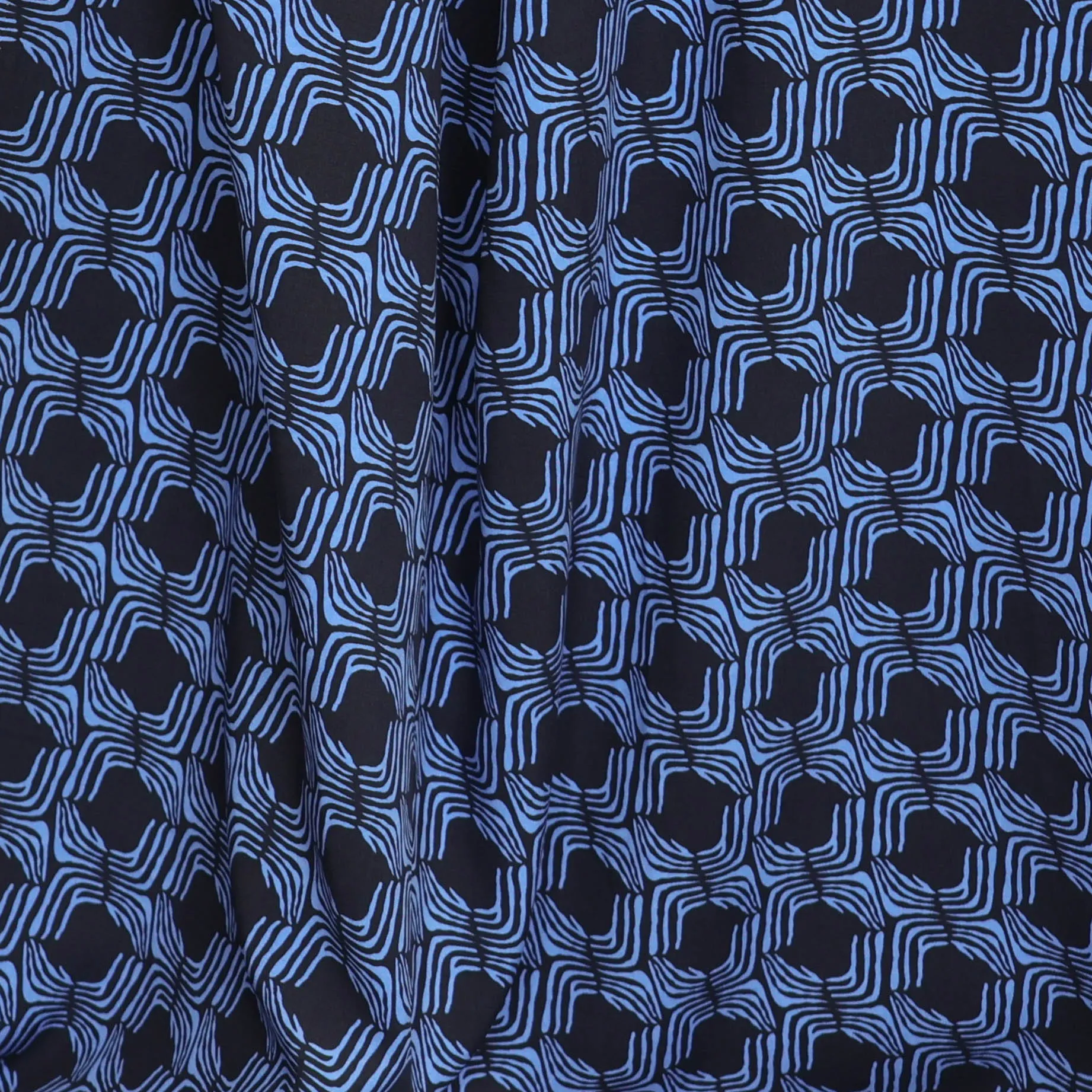 Viscose donkerblauw met lichtblauw patroon