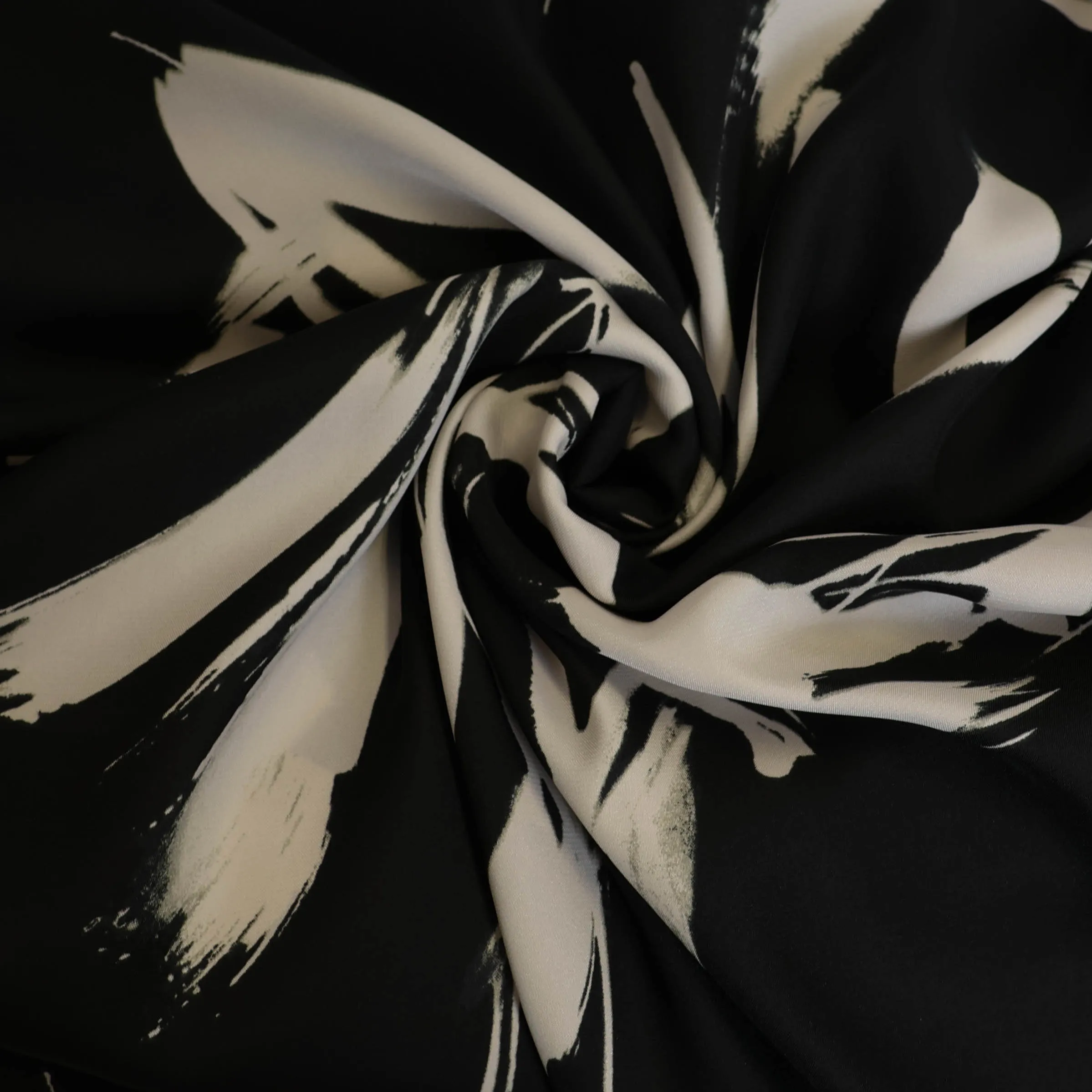 Polyester zwart met wit patroon
