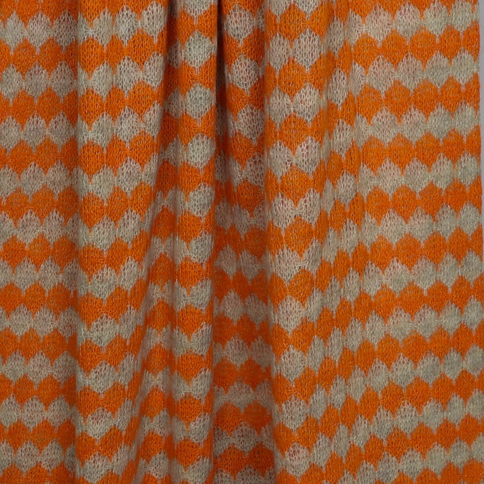 Breistof beige en oranje met ruitpatroon - Burda