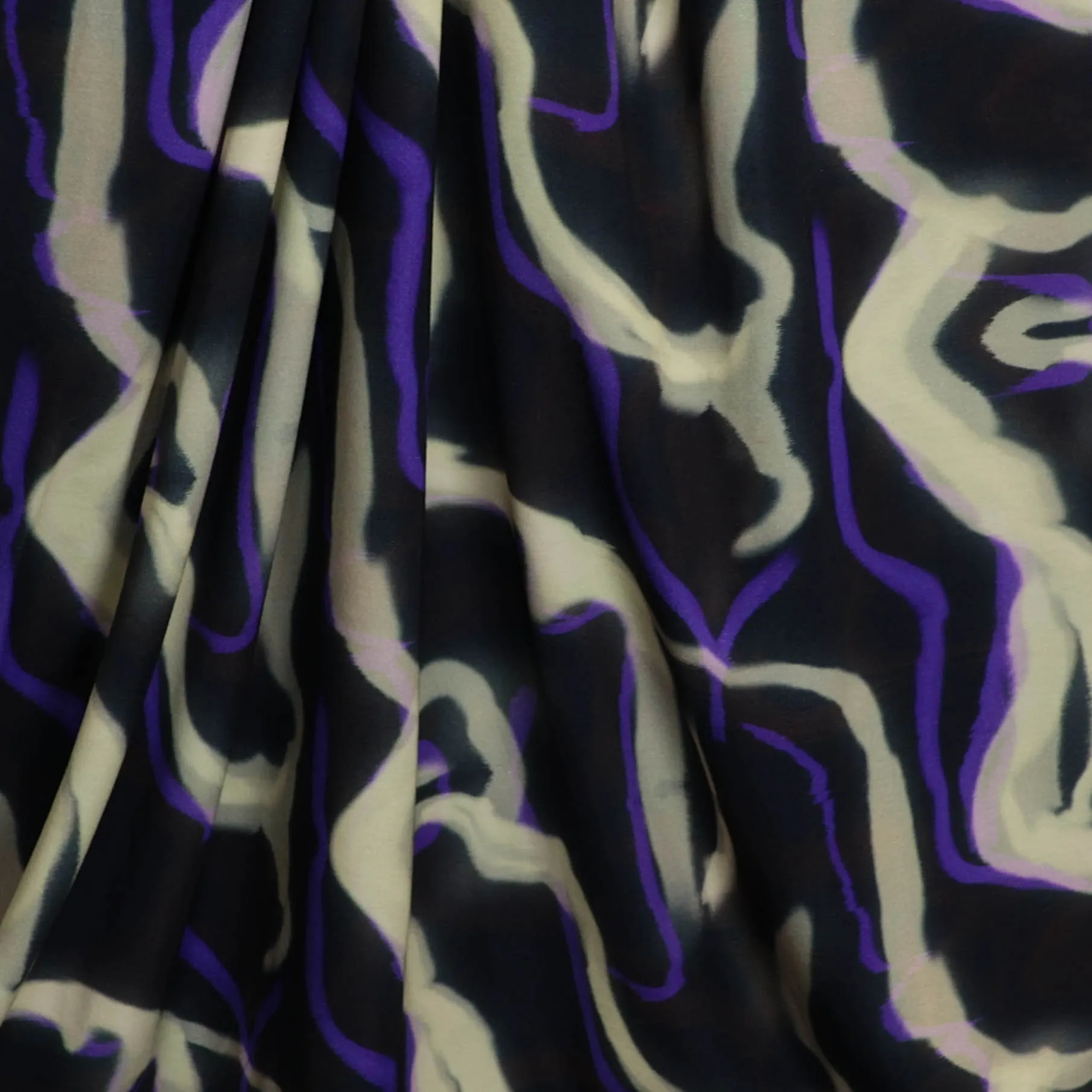 Punta di Roma zwart met abstract patroon