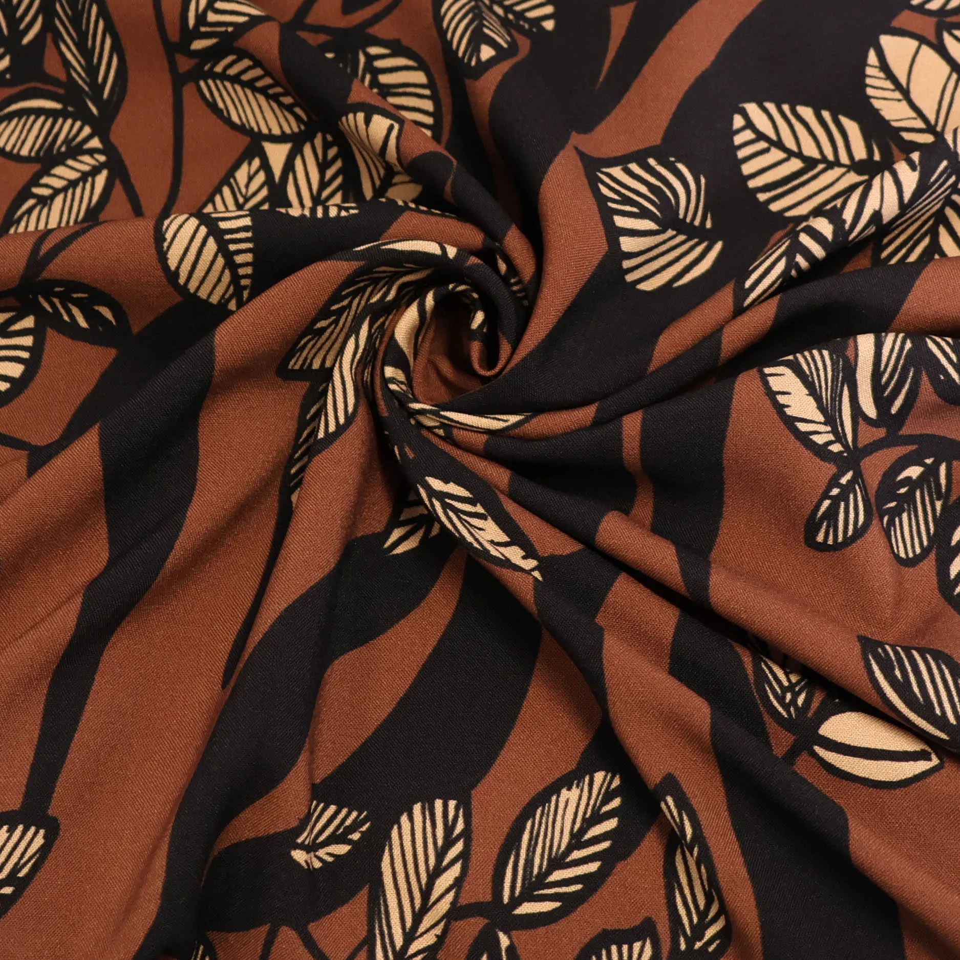 Viscose roest met tijgerprint en bladeren