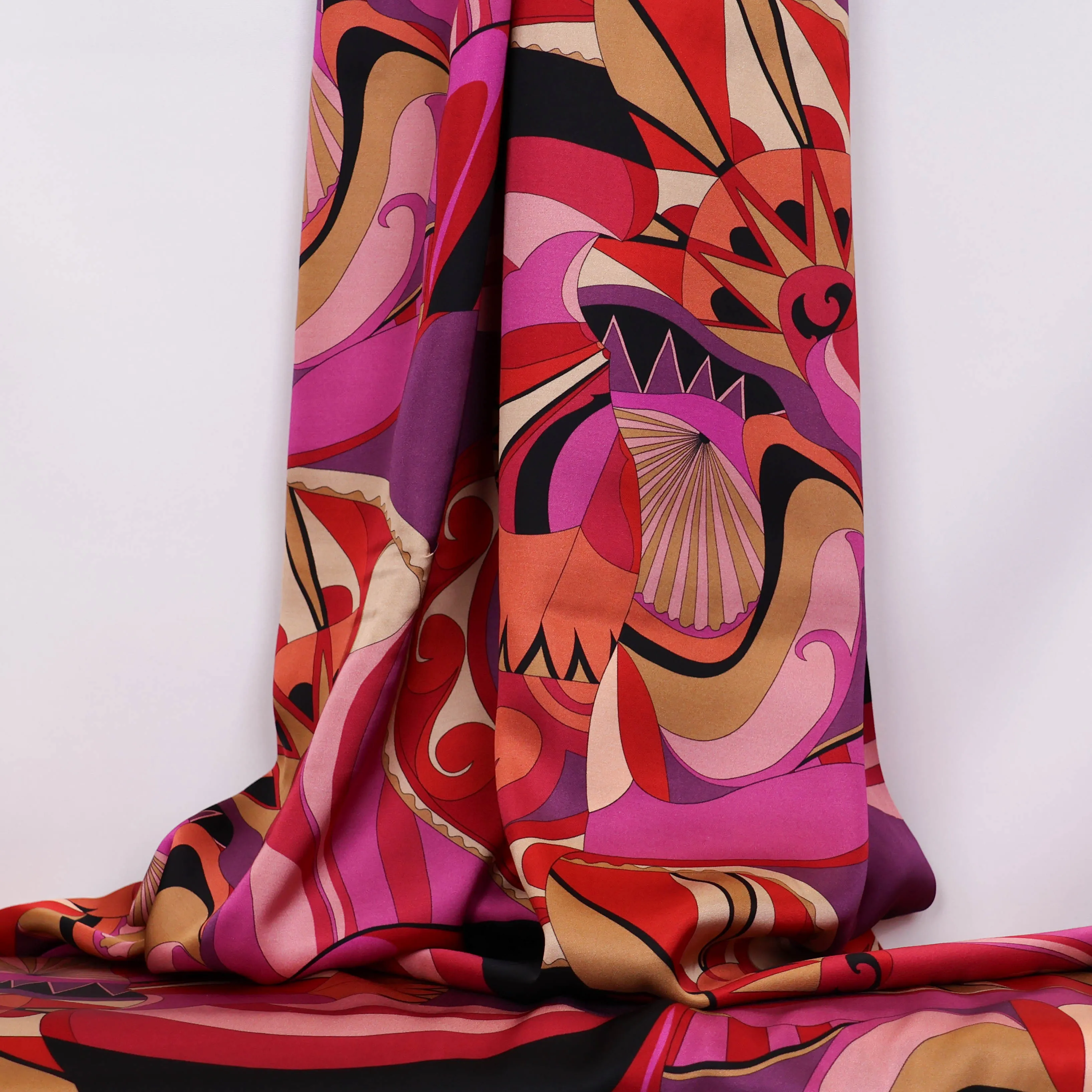 Viscose roos/paars met abstract patroon