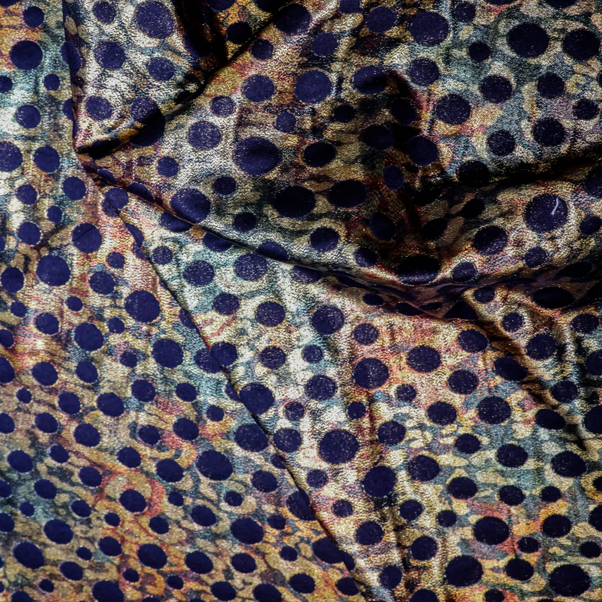 Viscose jacquard metallic glinstering met zwarte bollen  - Lorré