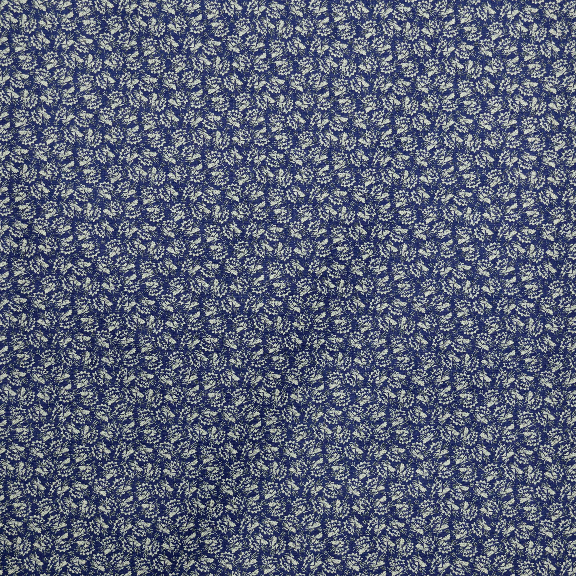 Katoen donkerblauw met bloemenpatroon