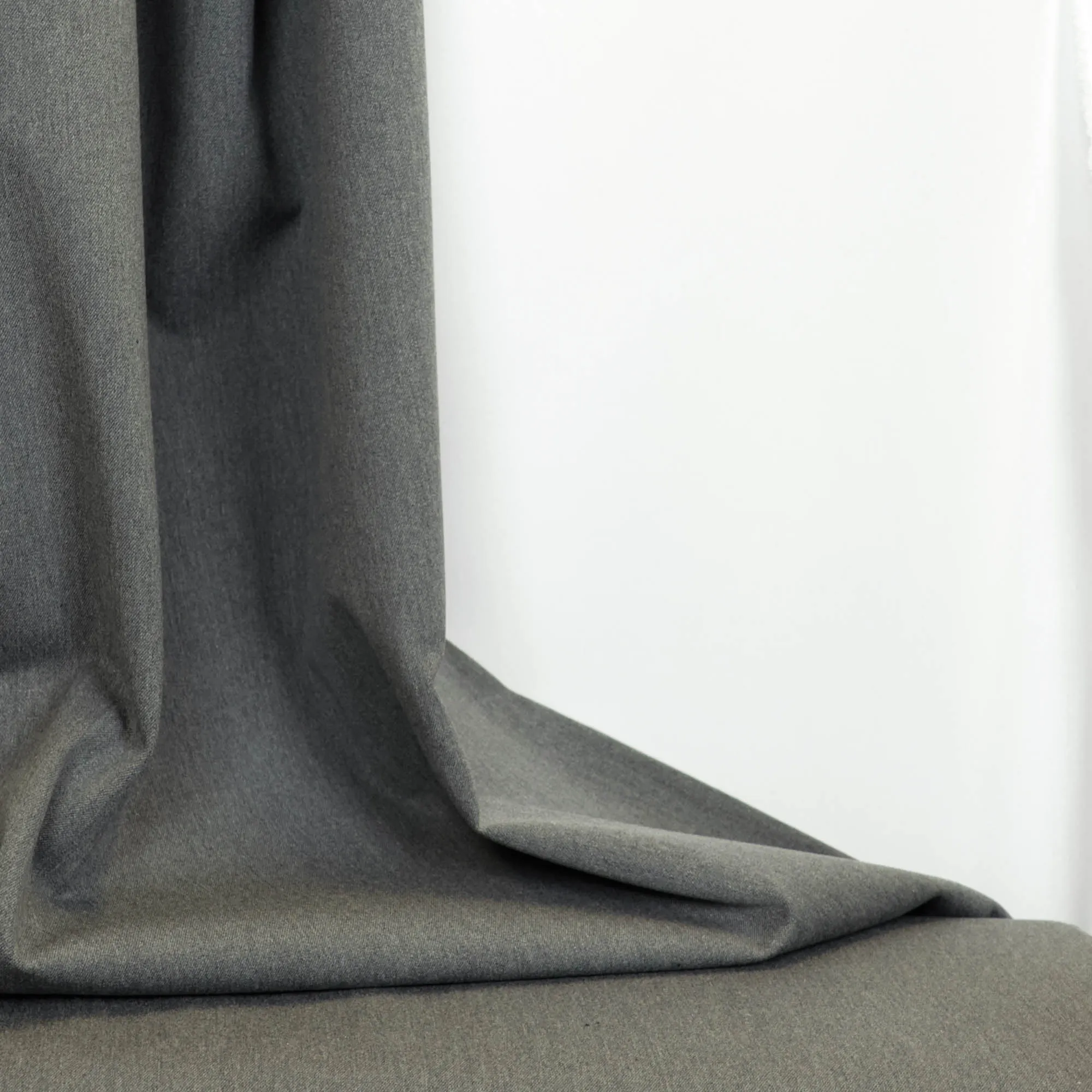 Stretch gabardine grijs