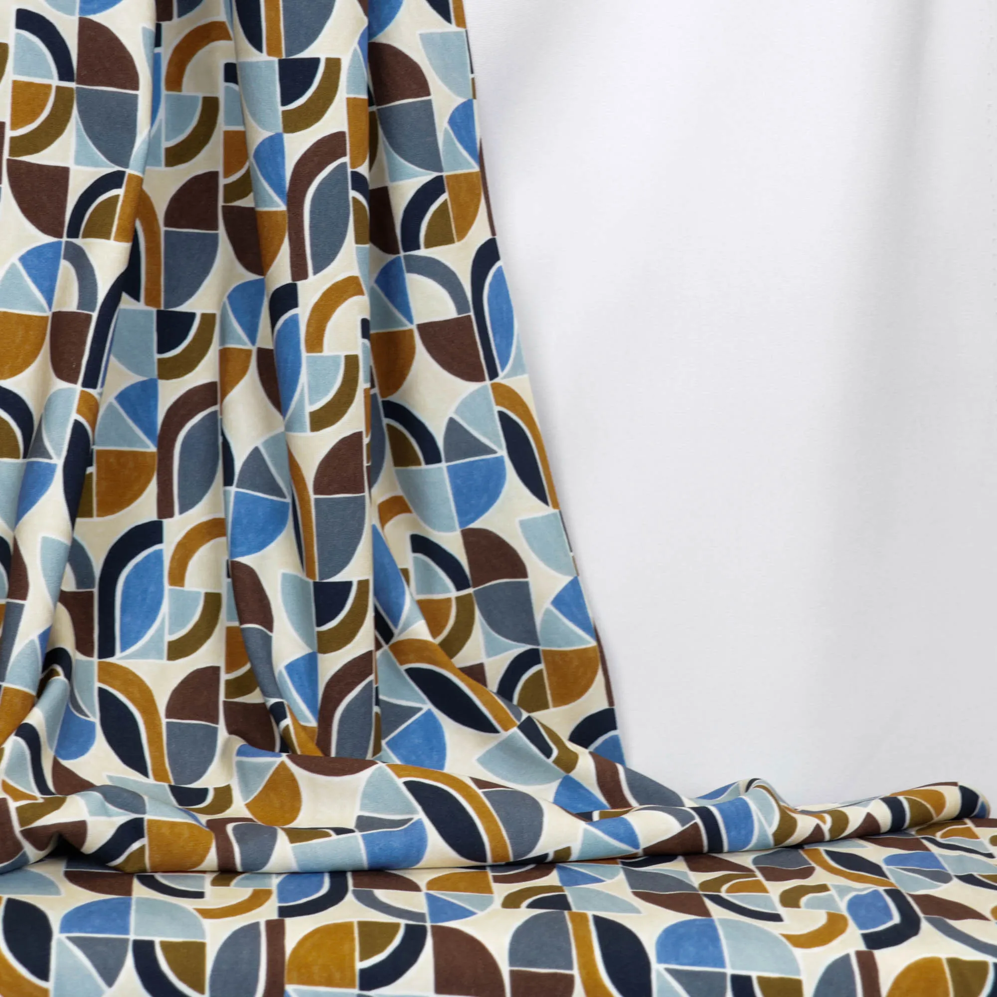 Viscose ecru met abstract patroon  - A La Ville