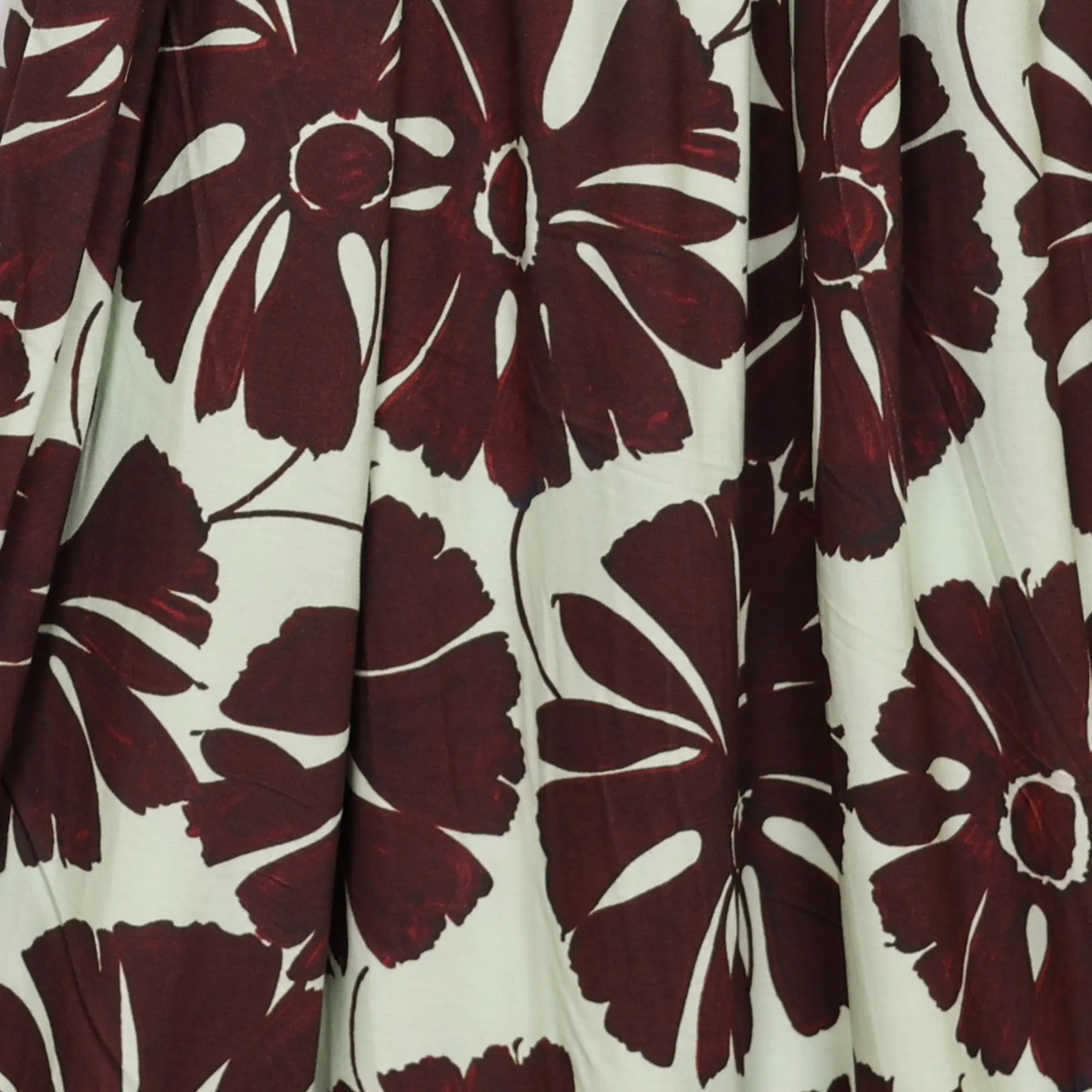 Tricot wit met bordeaux bloemen - Burda
