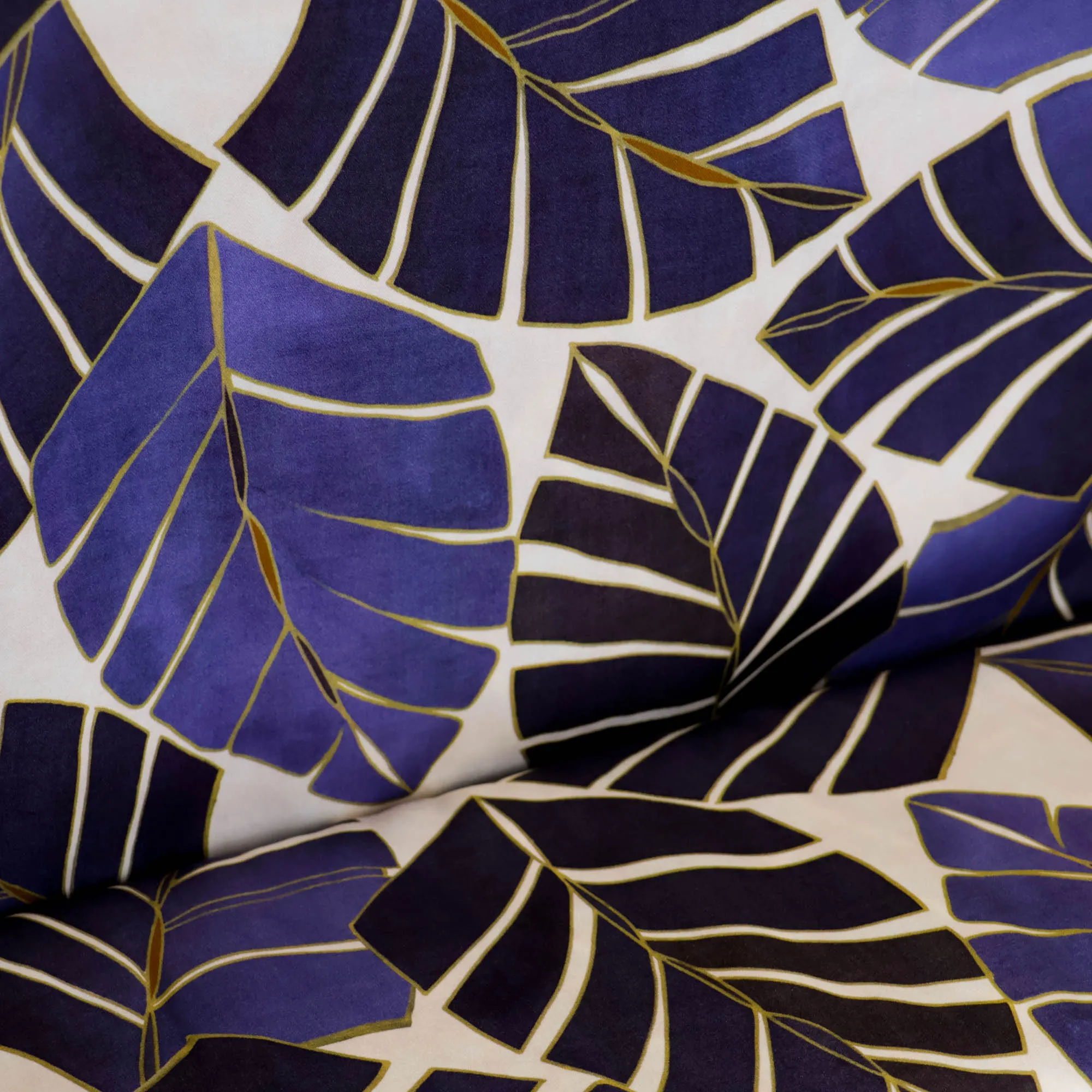Viscose beige met indigo bladeren