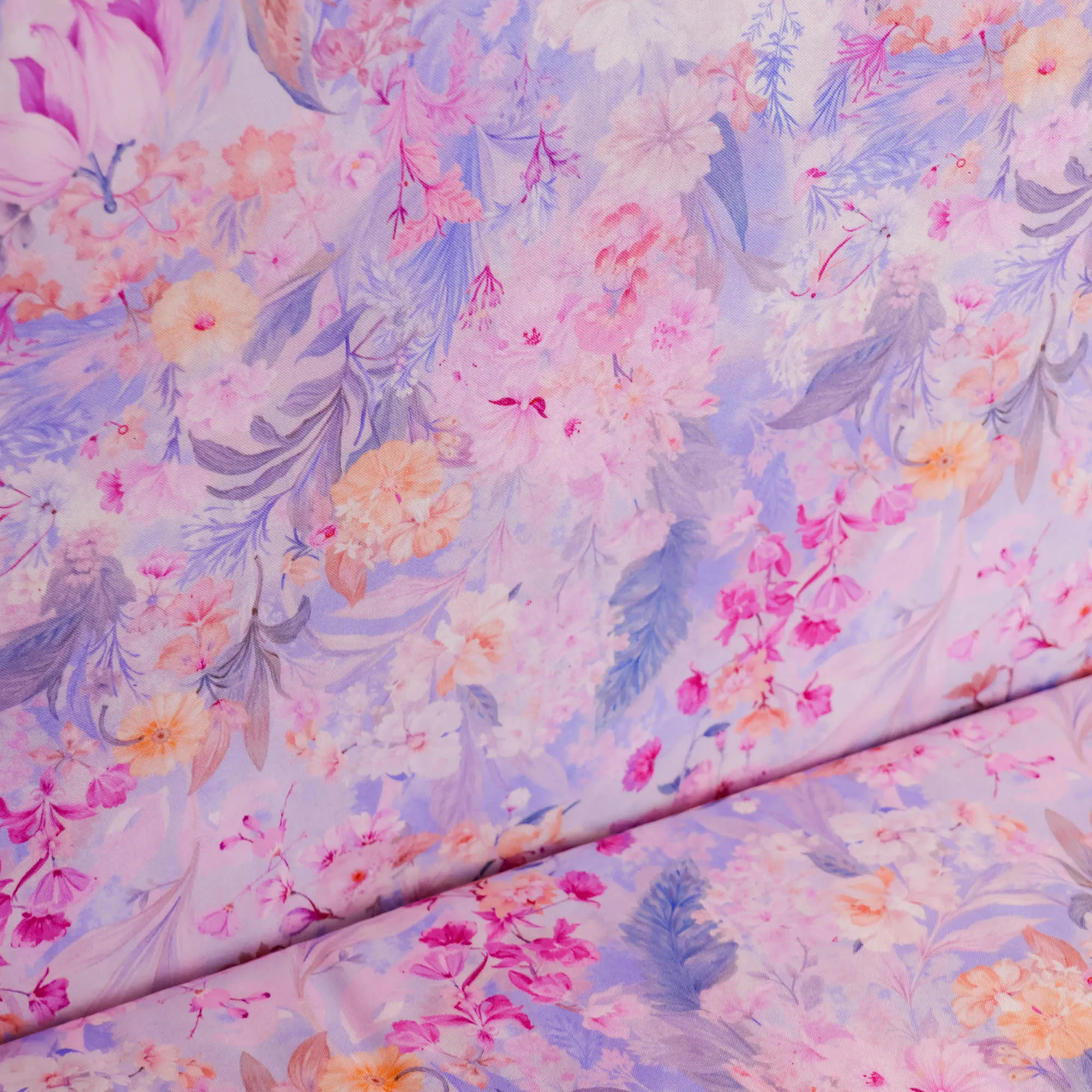 Popeline viscose paars/roze stof met bloemetjes