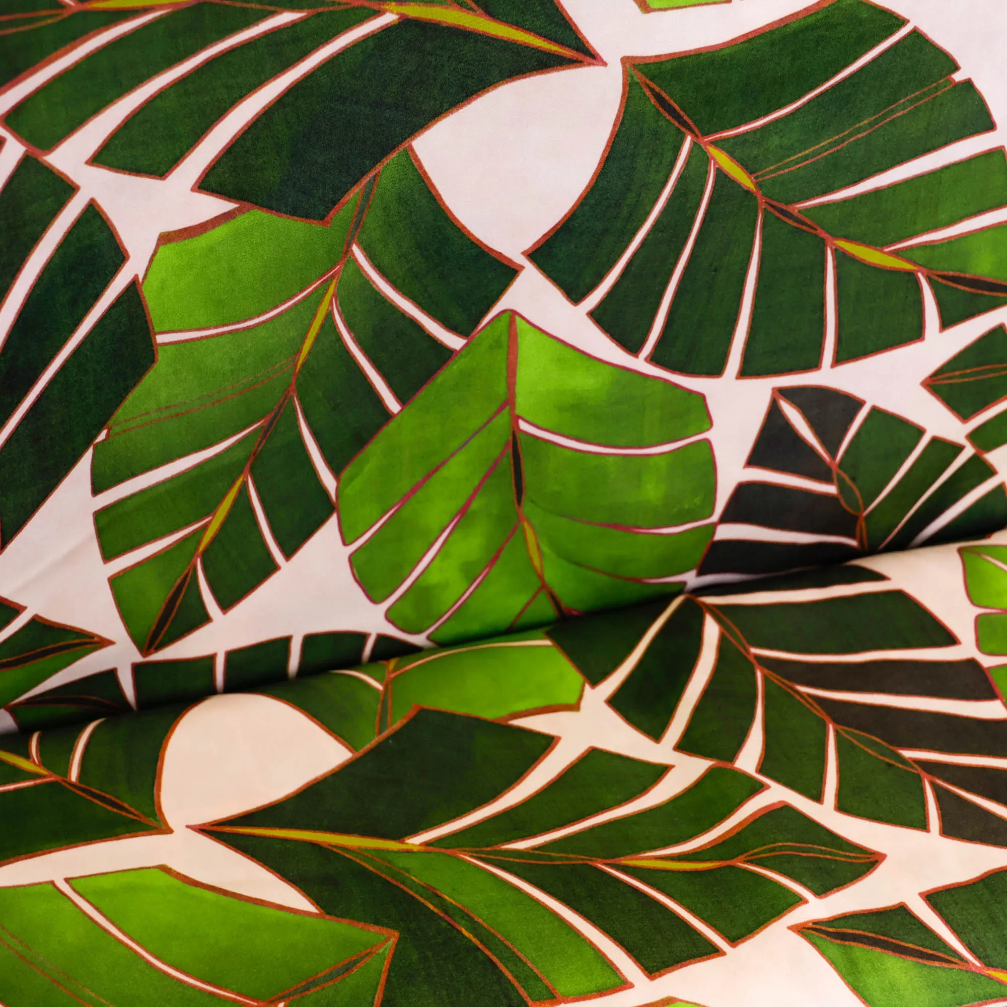 Viscose beige met groene bladeren