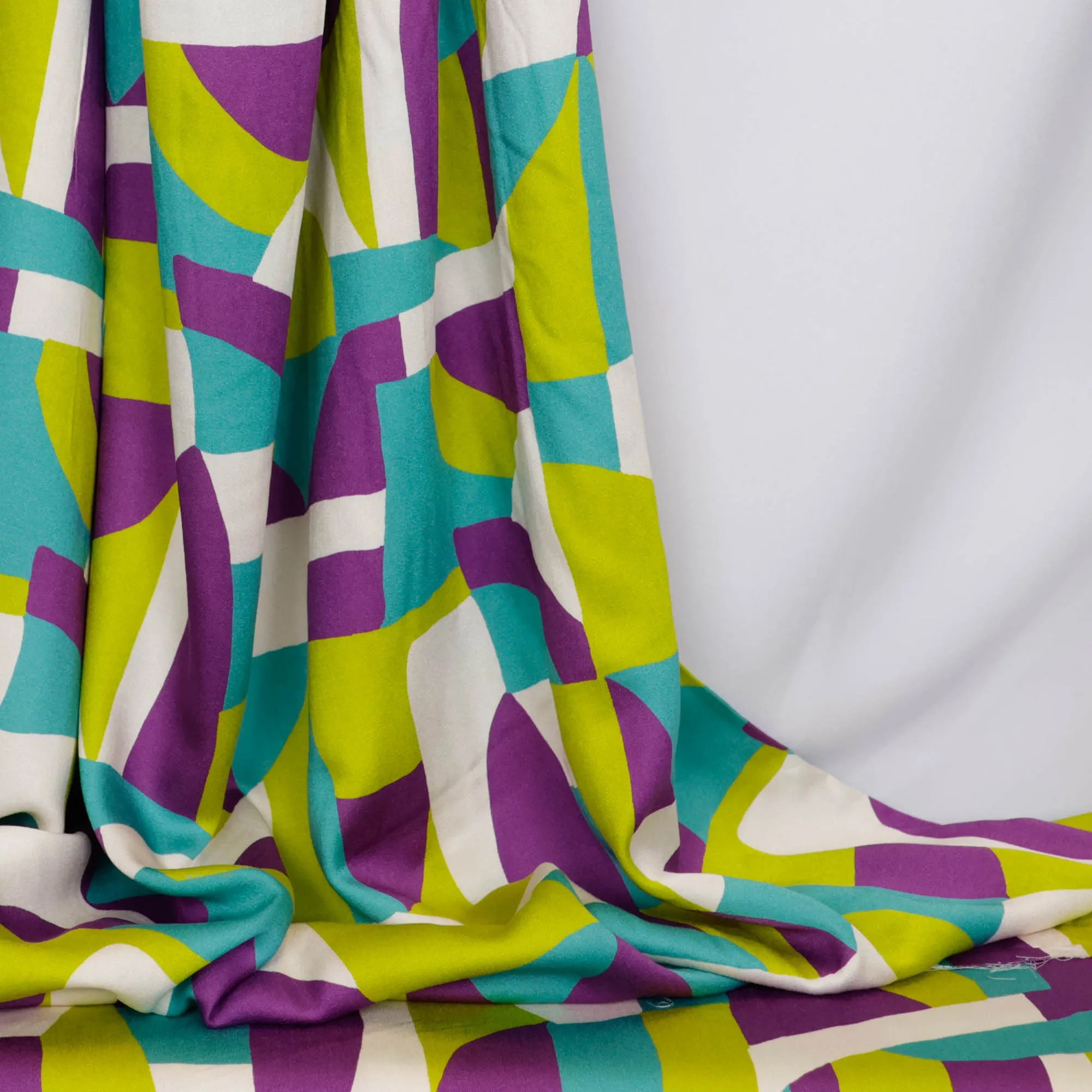 Viscose met abstract patroon