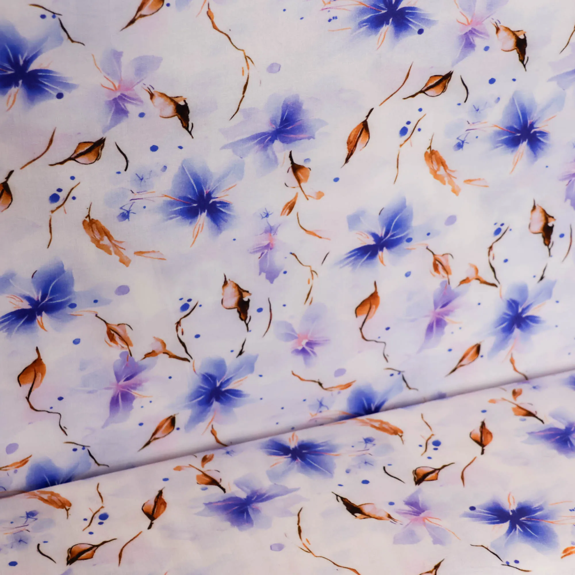 Katoen zacht paars/blauw bloemen