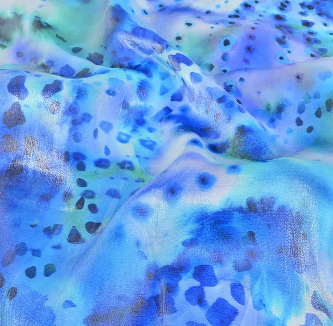 Viscose panterpatroon blauw met glans
