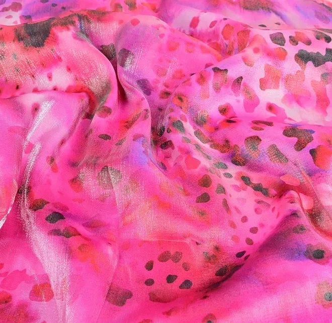 Viscose panterpatroon roze