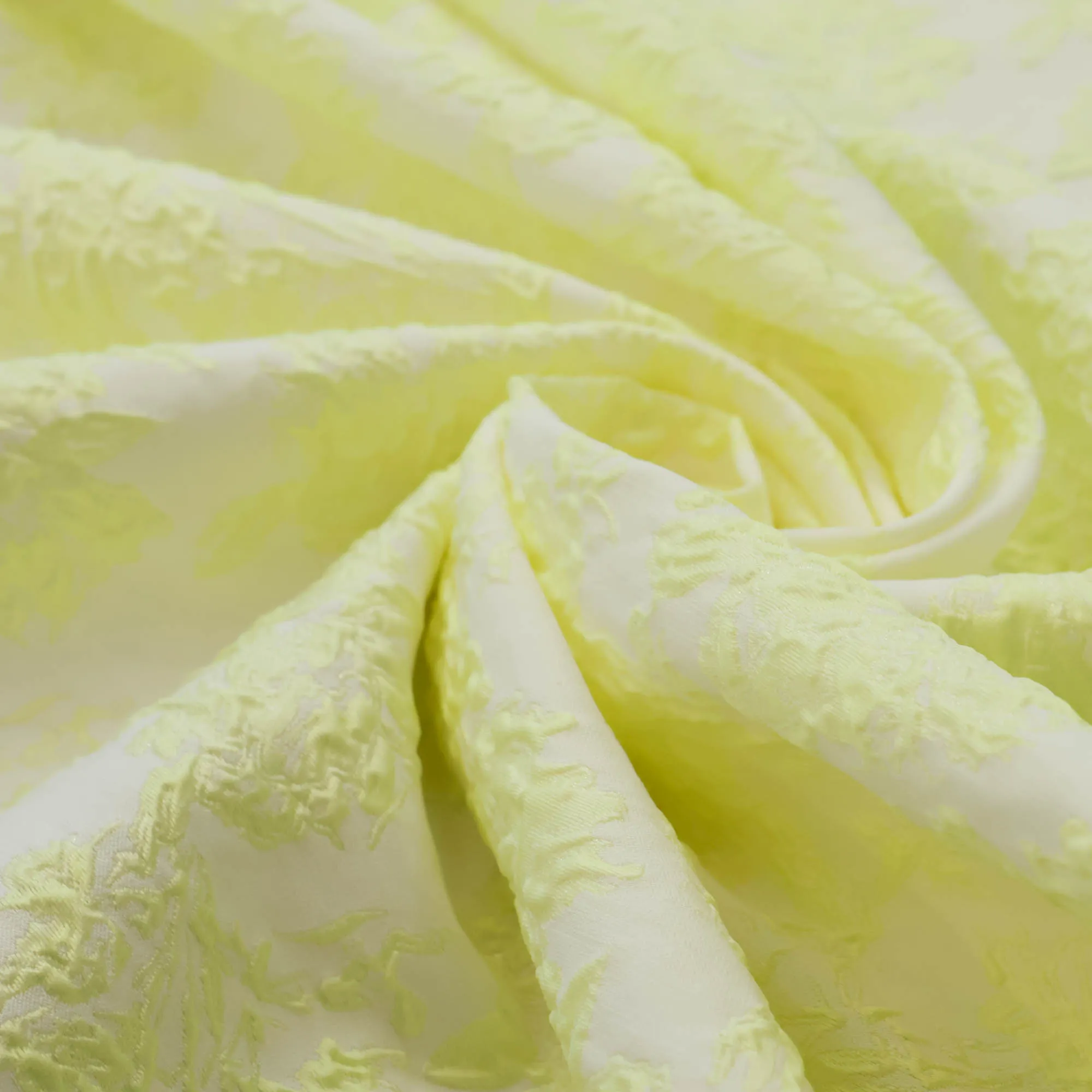Jaquard wit met zacht gele bloemen - Lorré