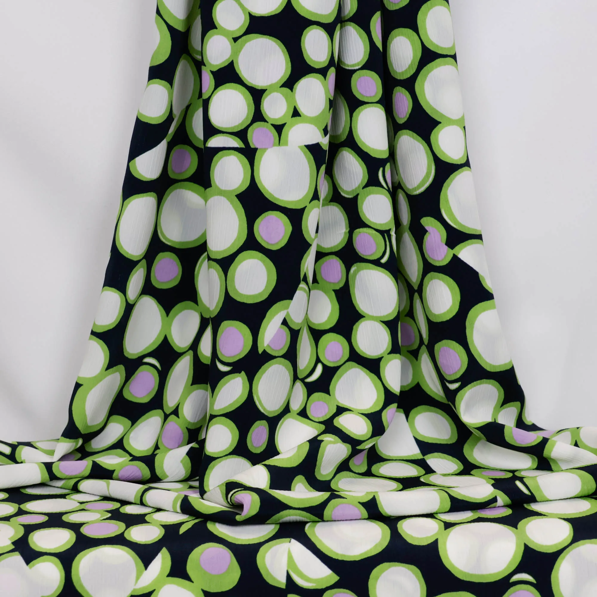 Polyester licht gestructureerd met groen patroon
