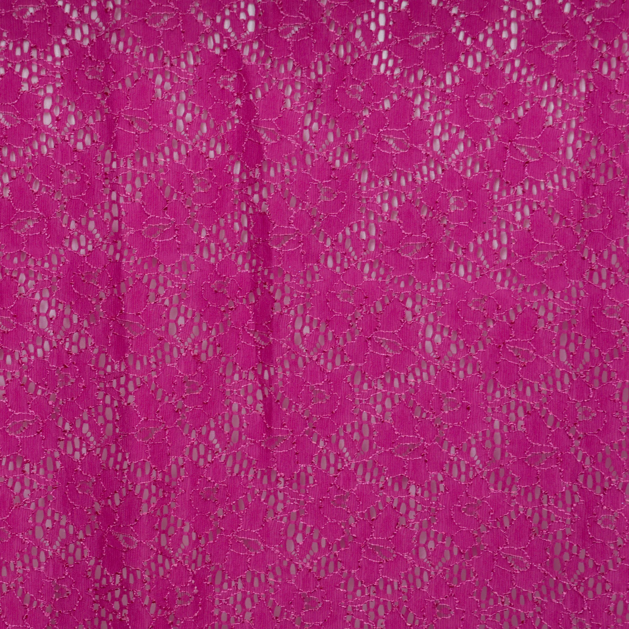 Kant magenta met bloemenpatroon