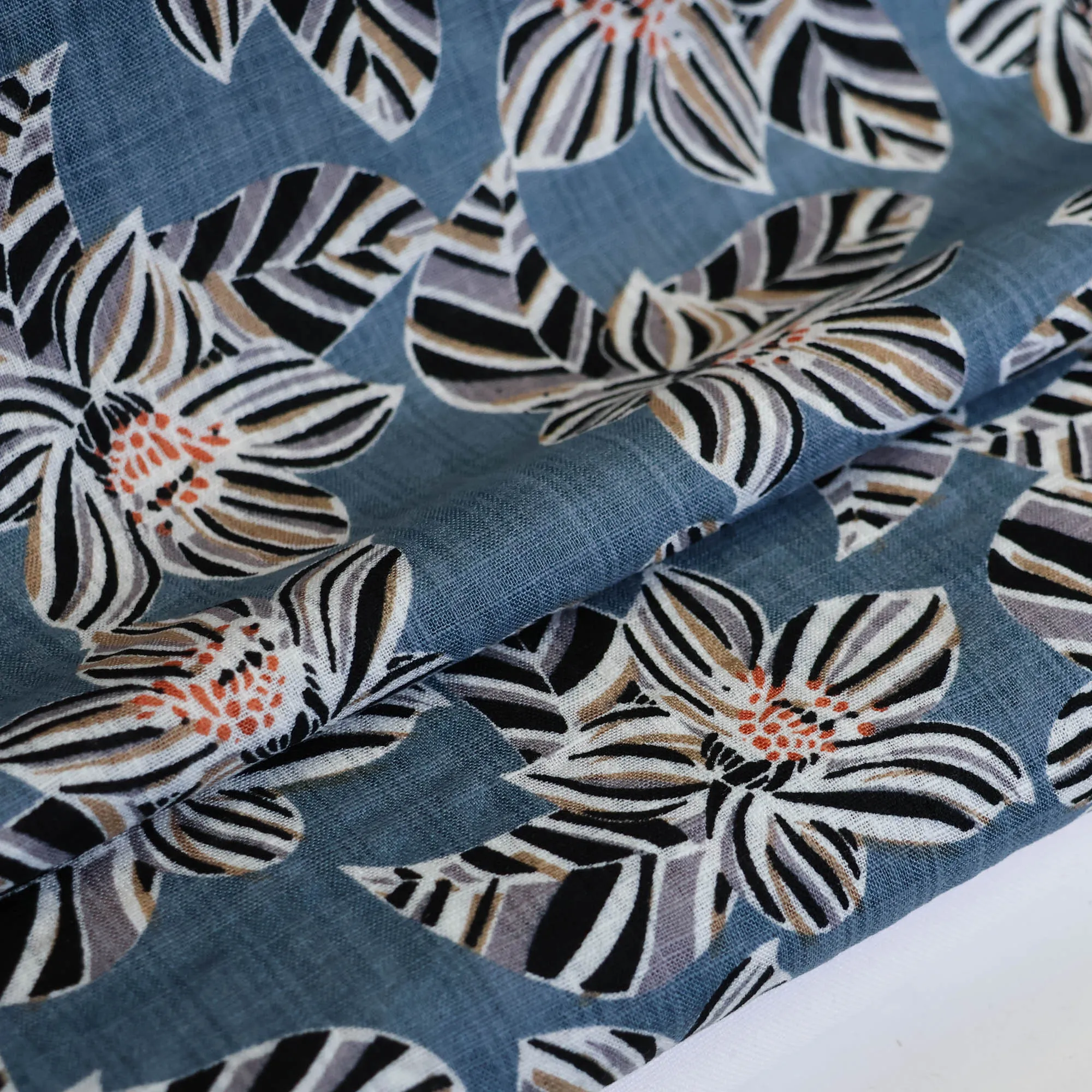 Linnenlook blauw met bloemen