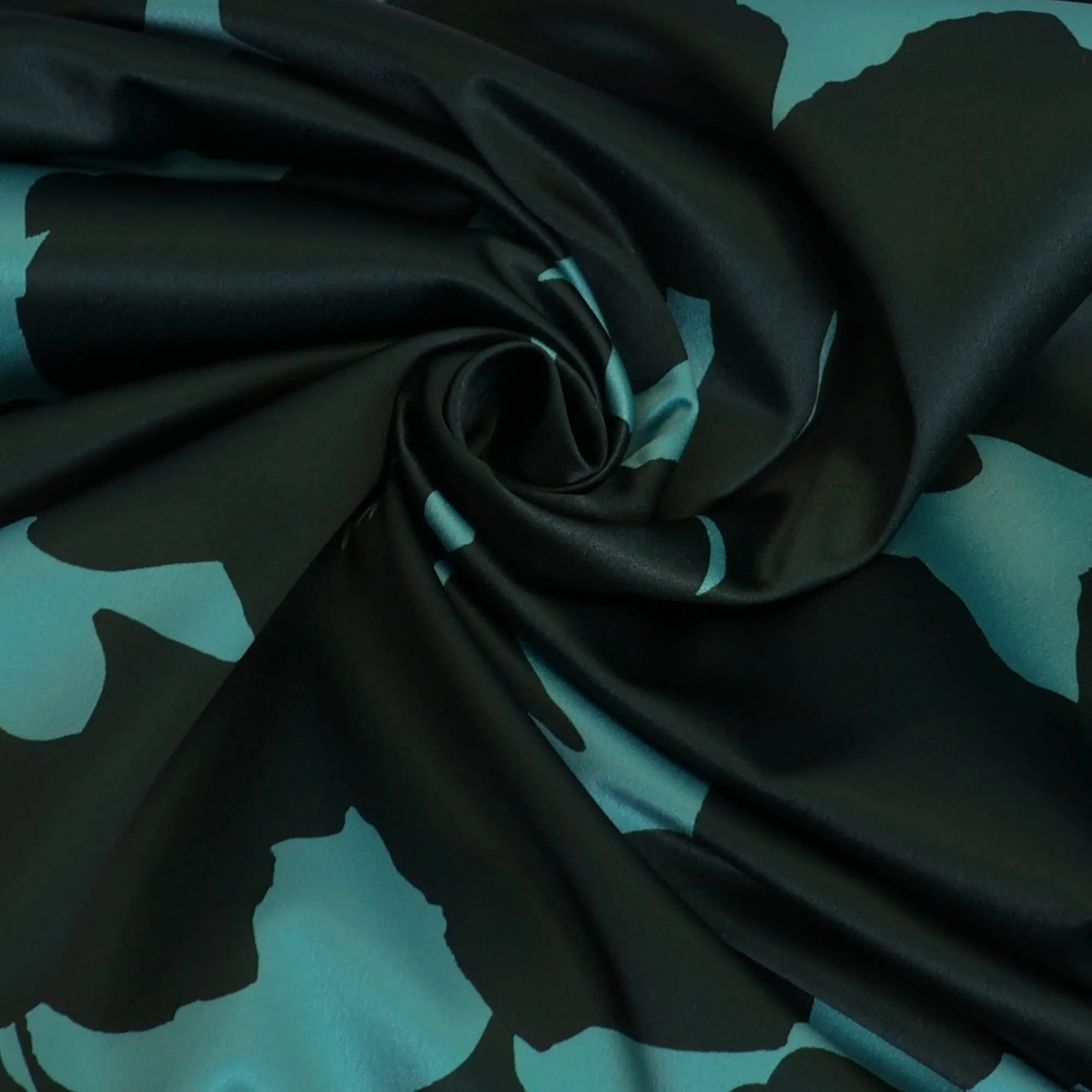 Satijn turquoise met donker patroon - A La Ville