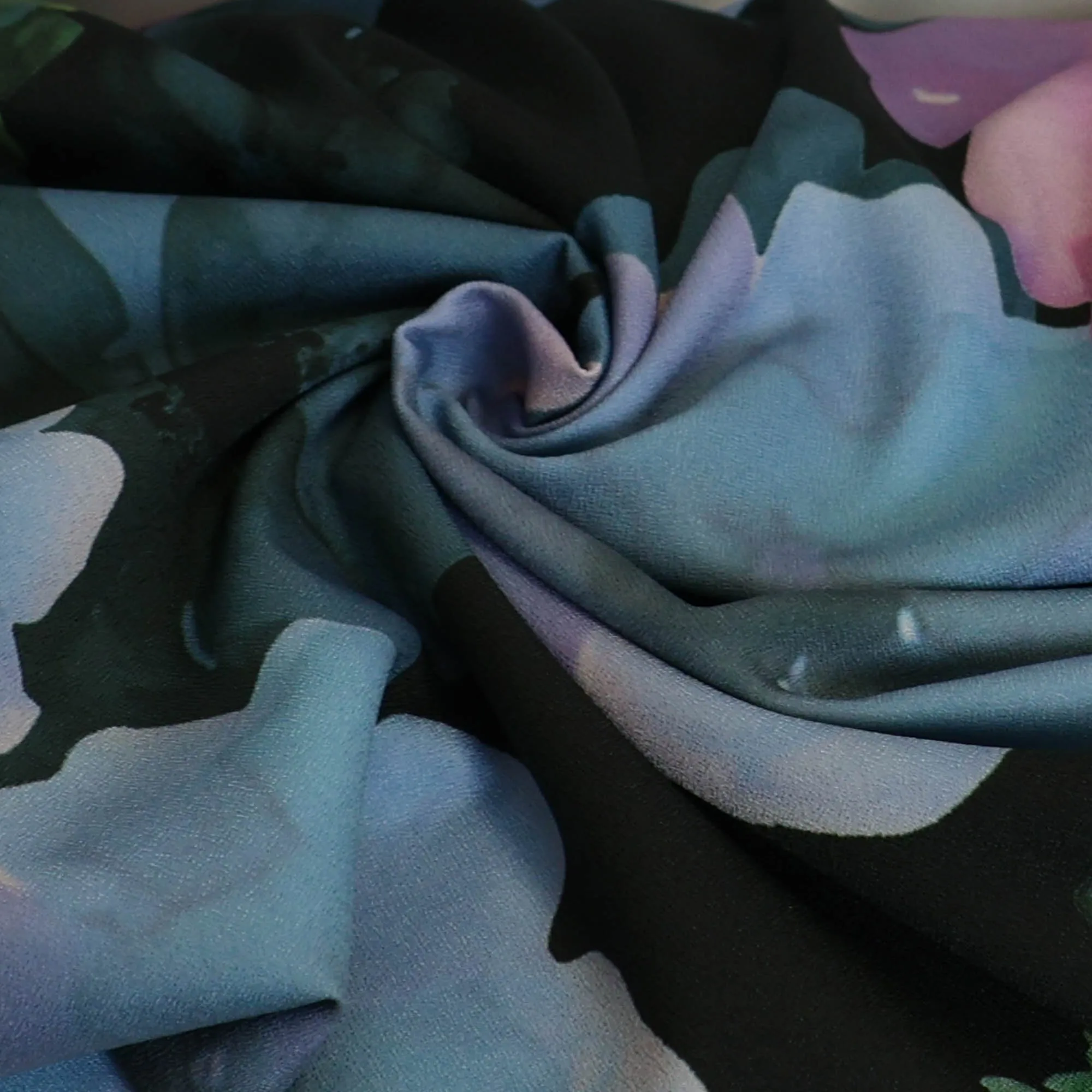 Stretch polyester zwart met bloemen - Knipmode