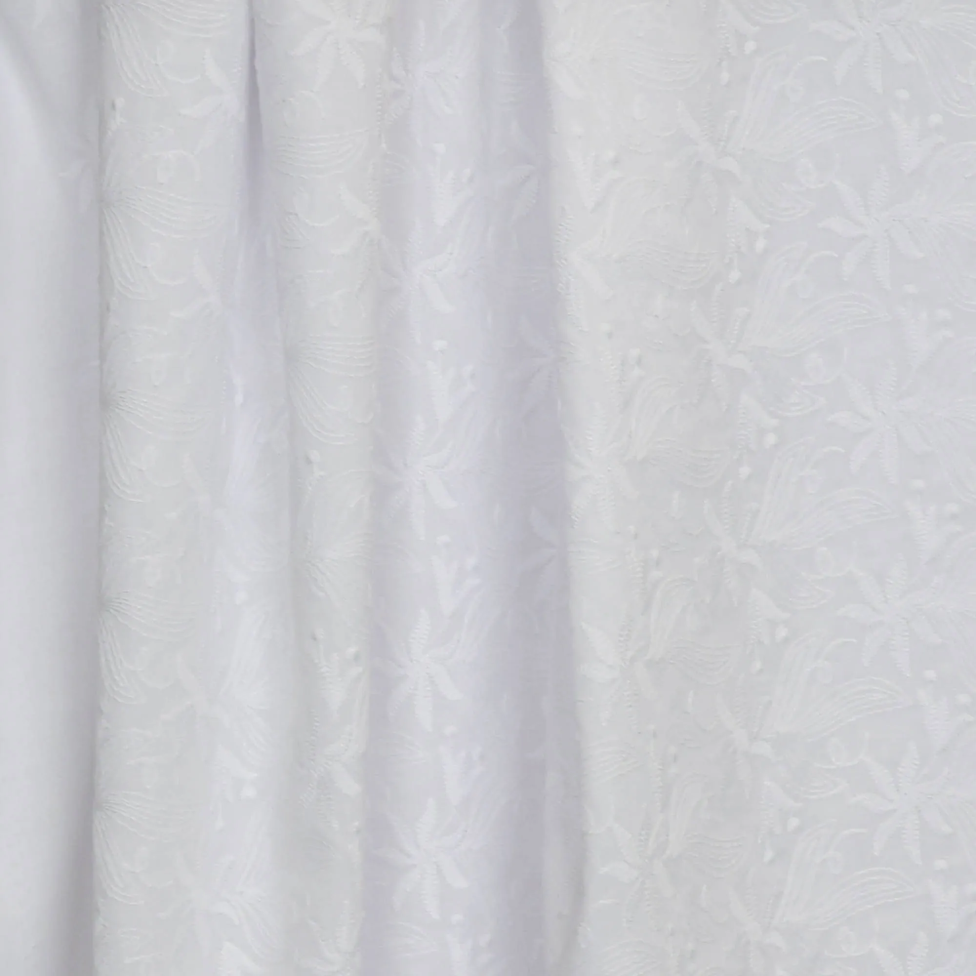 Broderie wit met bloemen