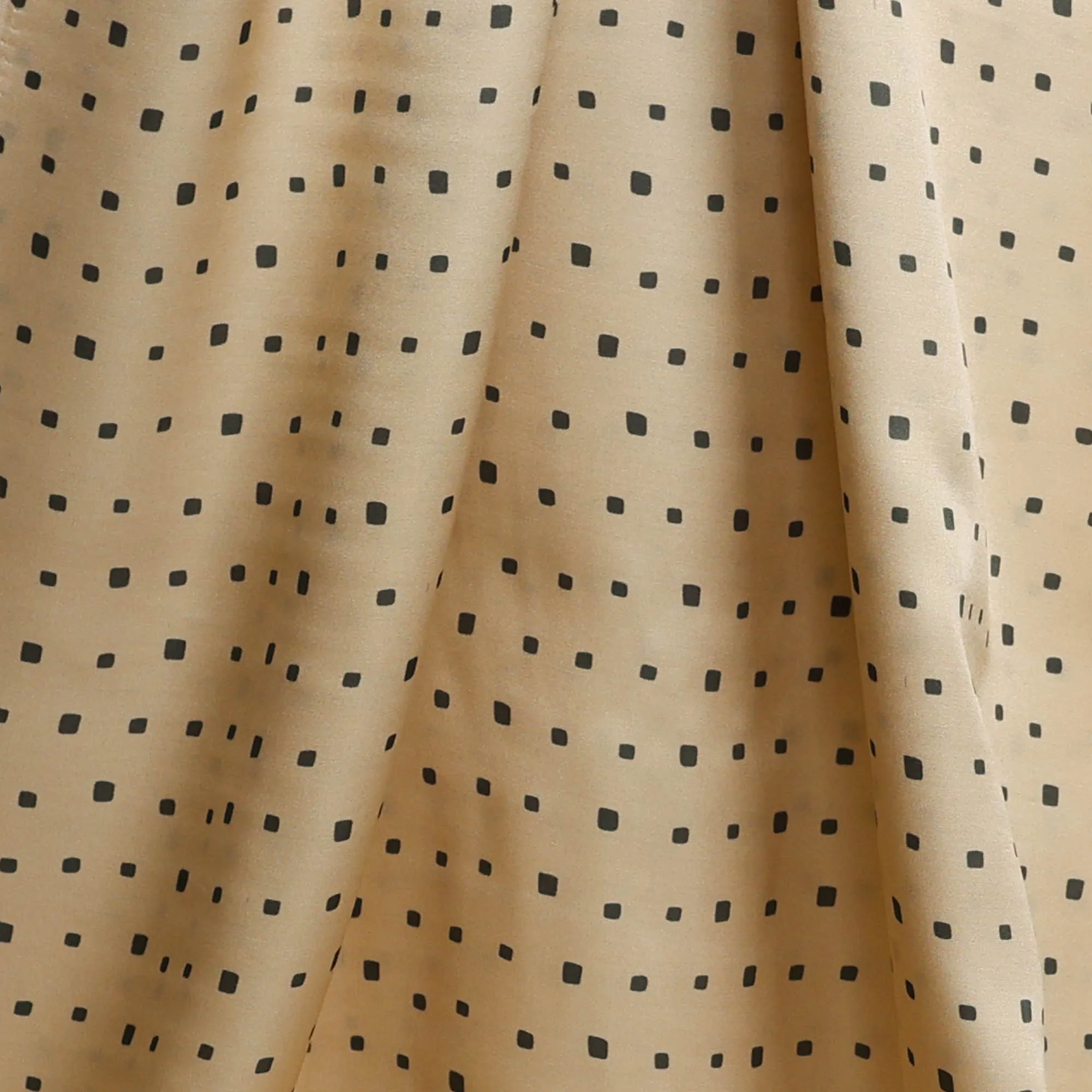 Satijn beige met vierkantjes