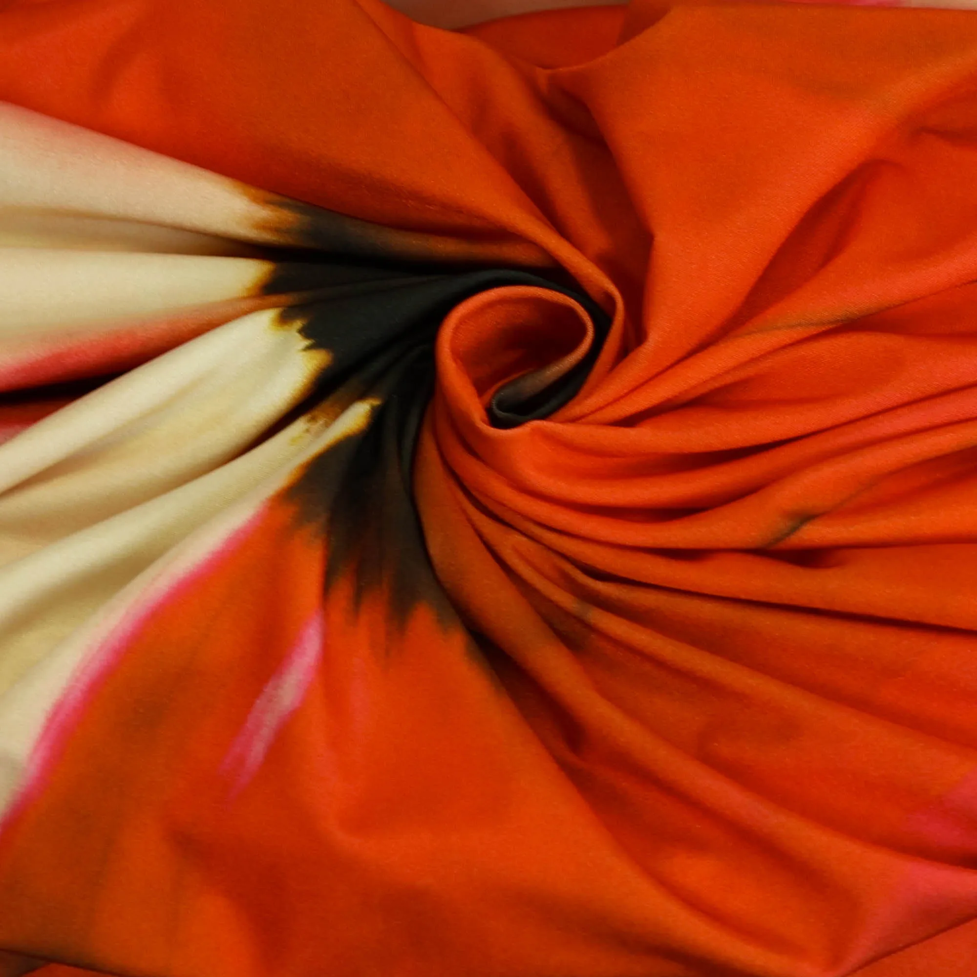 Stretch polyester rood met bloemen