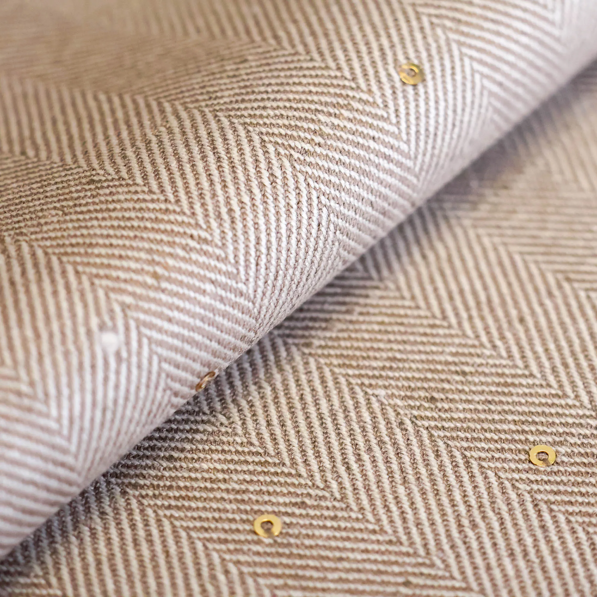 Polyester mengeling beige met strepen - Knipmode