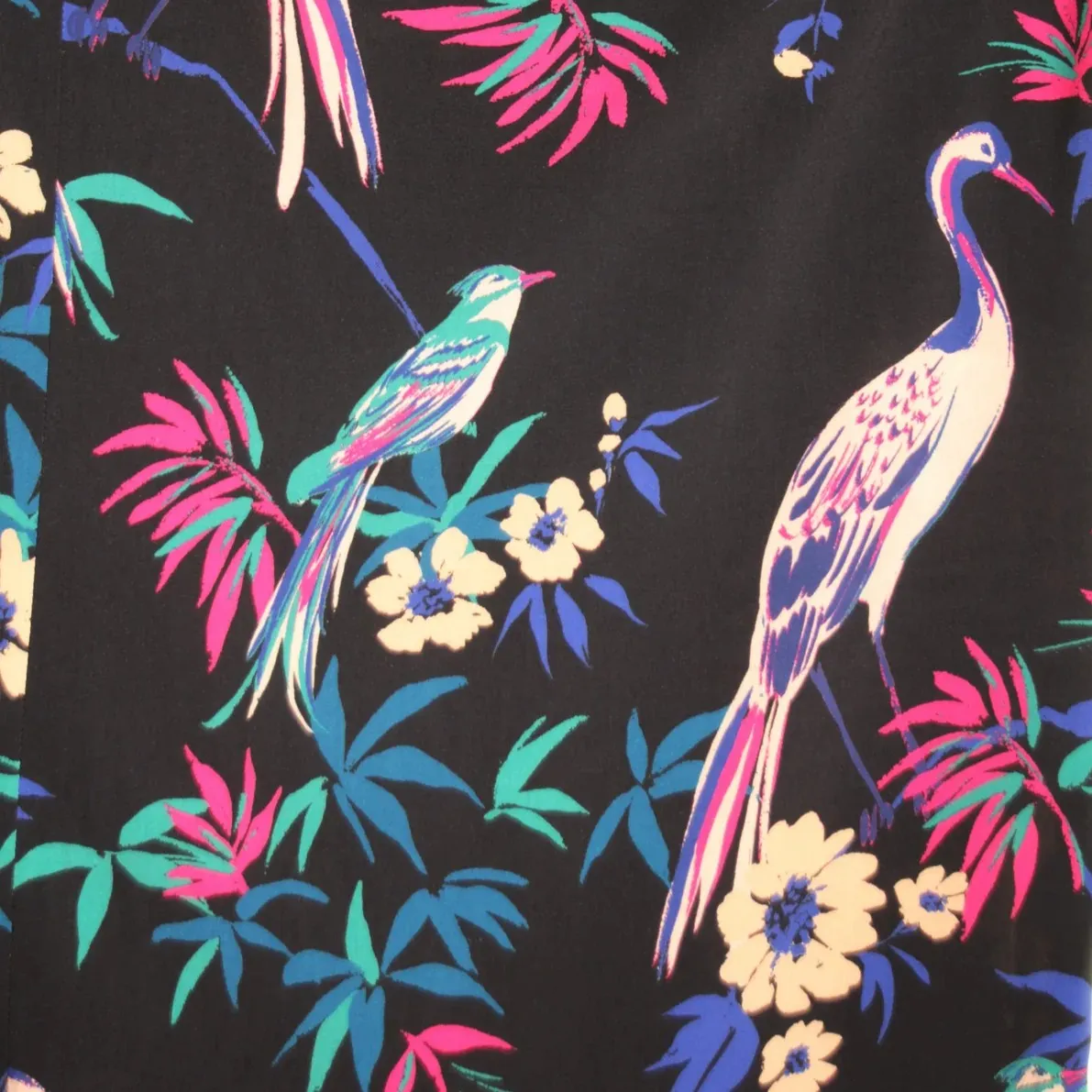 Zwarte viscose met bloemen vogels  - Atelier Jupe