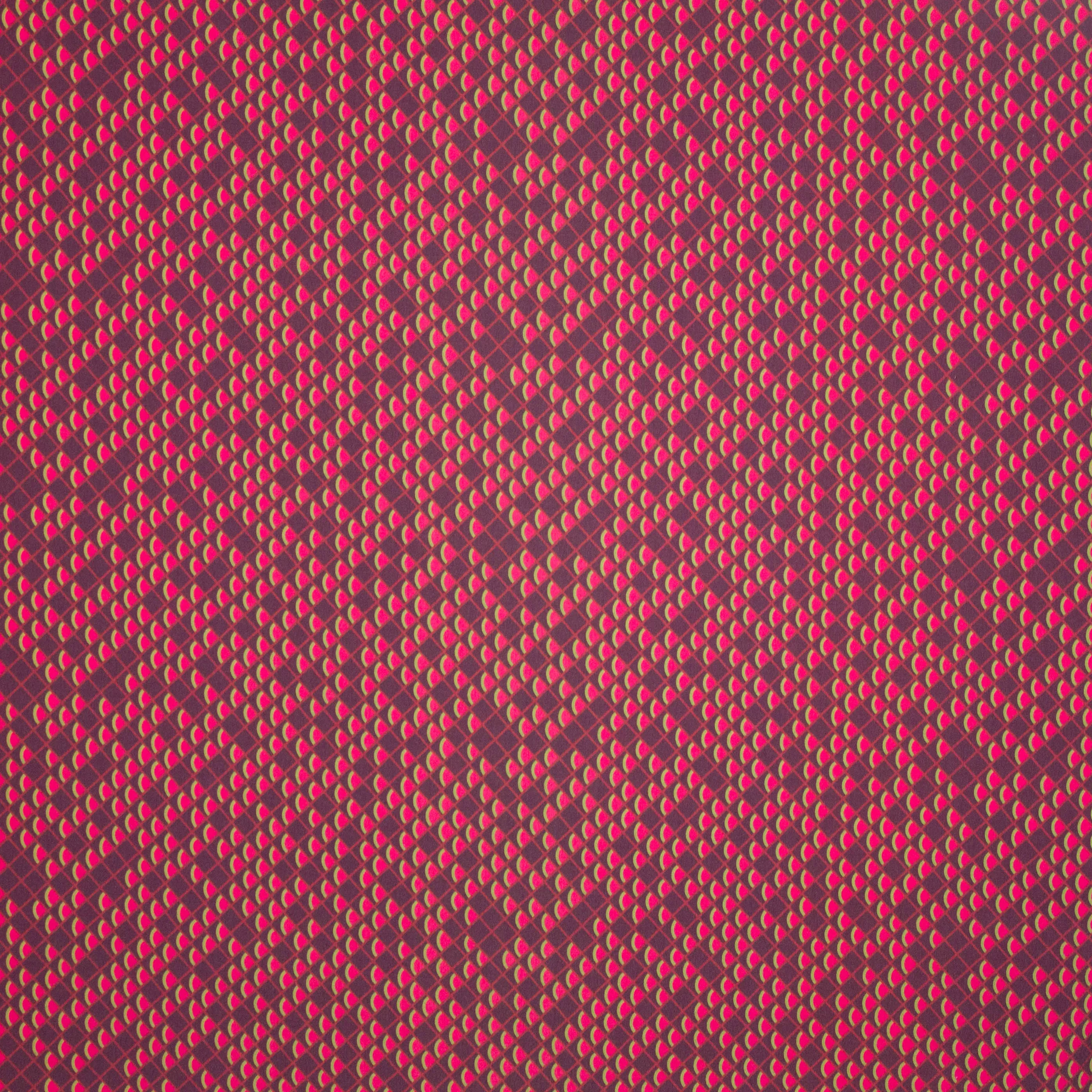 Aubergine viscose met geometrisch watermeloenmotief