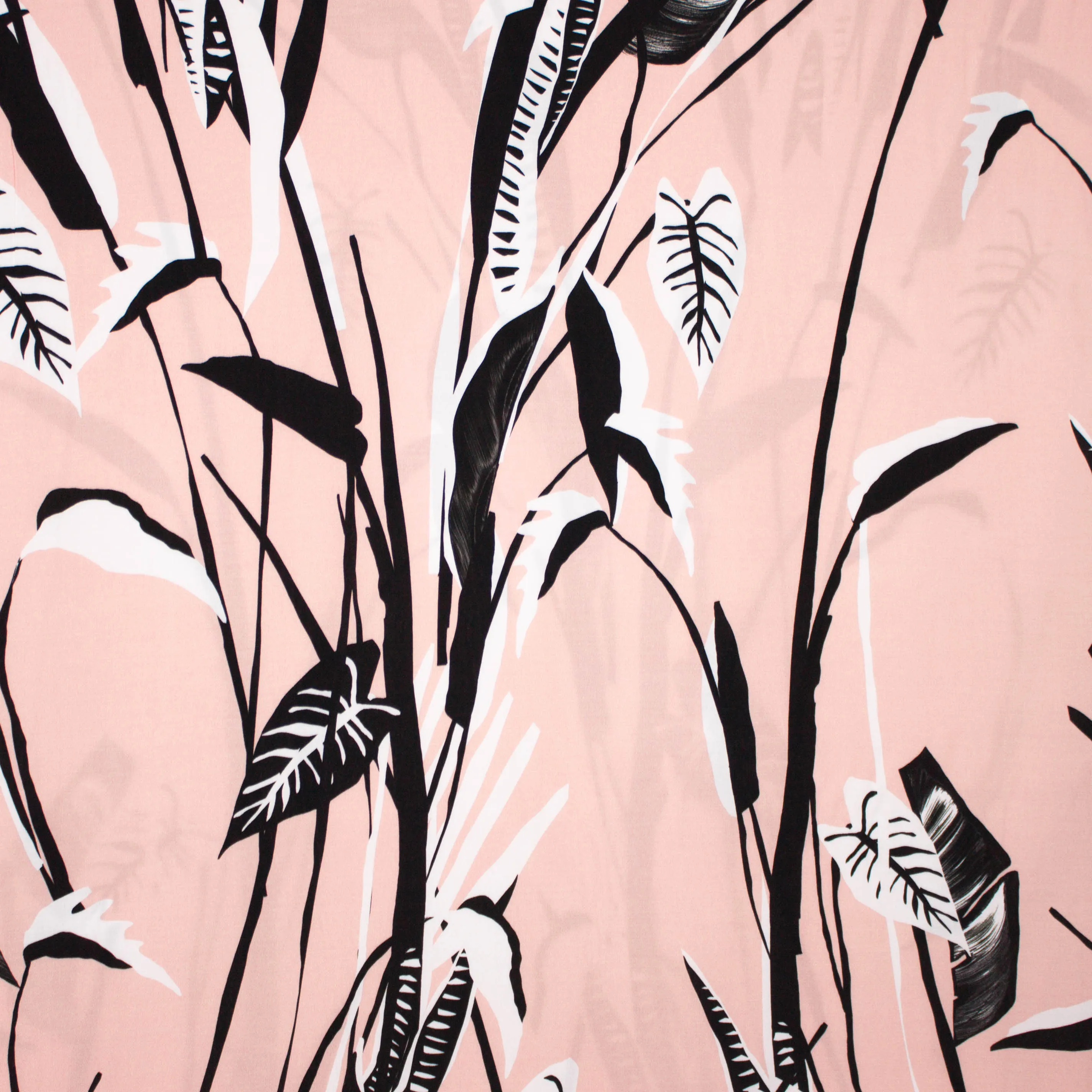 Zalmkleurige viscose met print van La Maison Victor