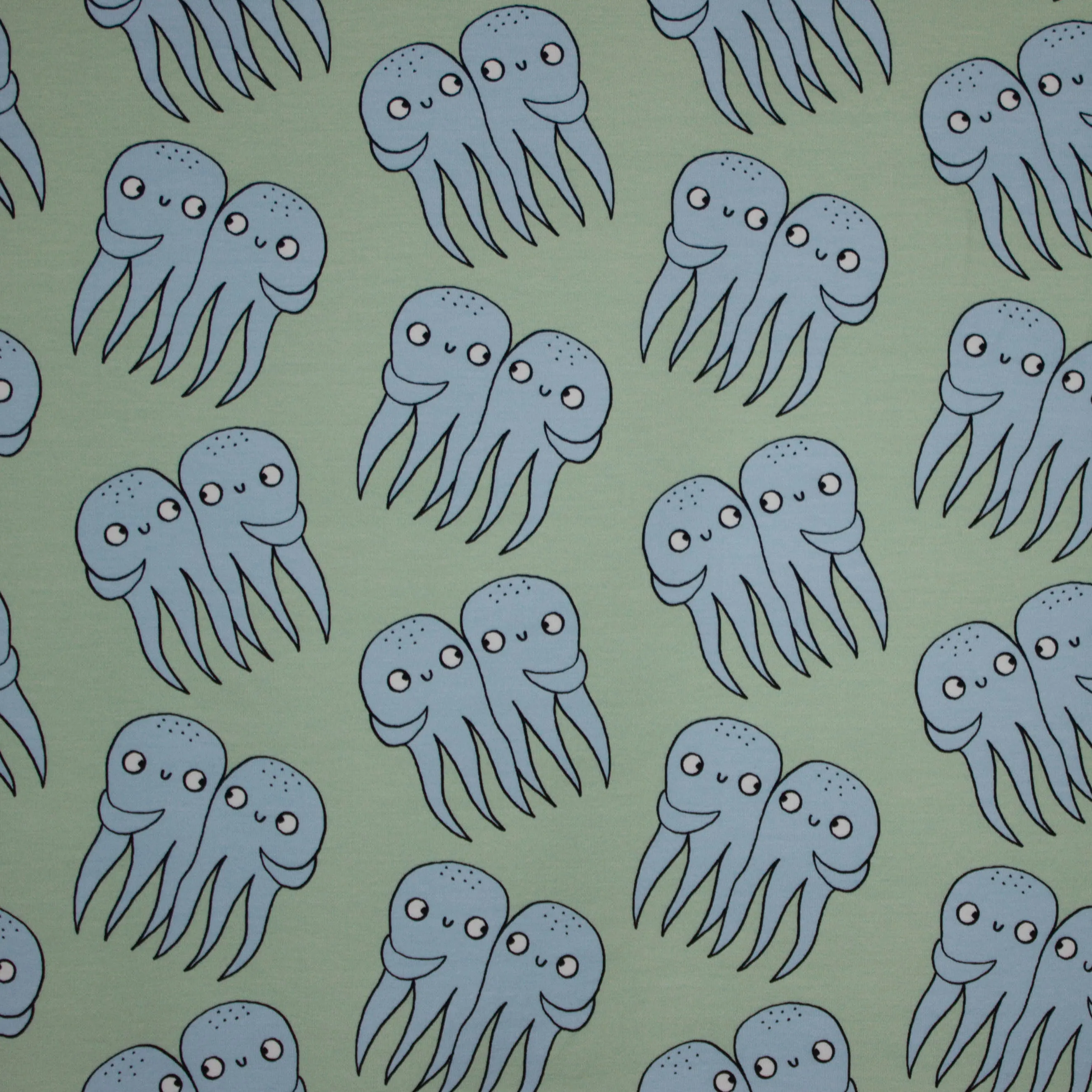 Lichtgroene french terry met lichtblauwe octopussen van Eva Mouton